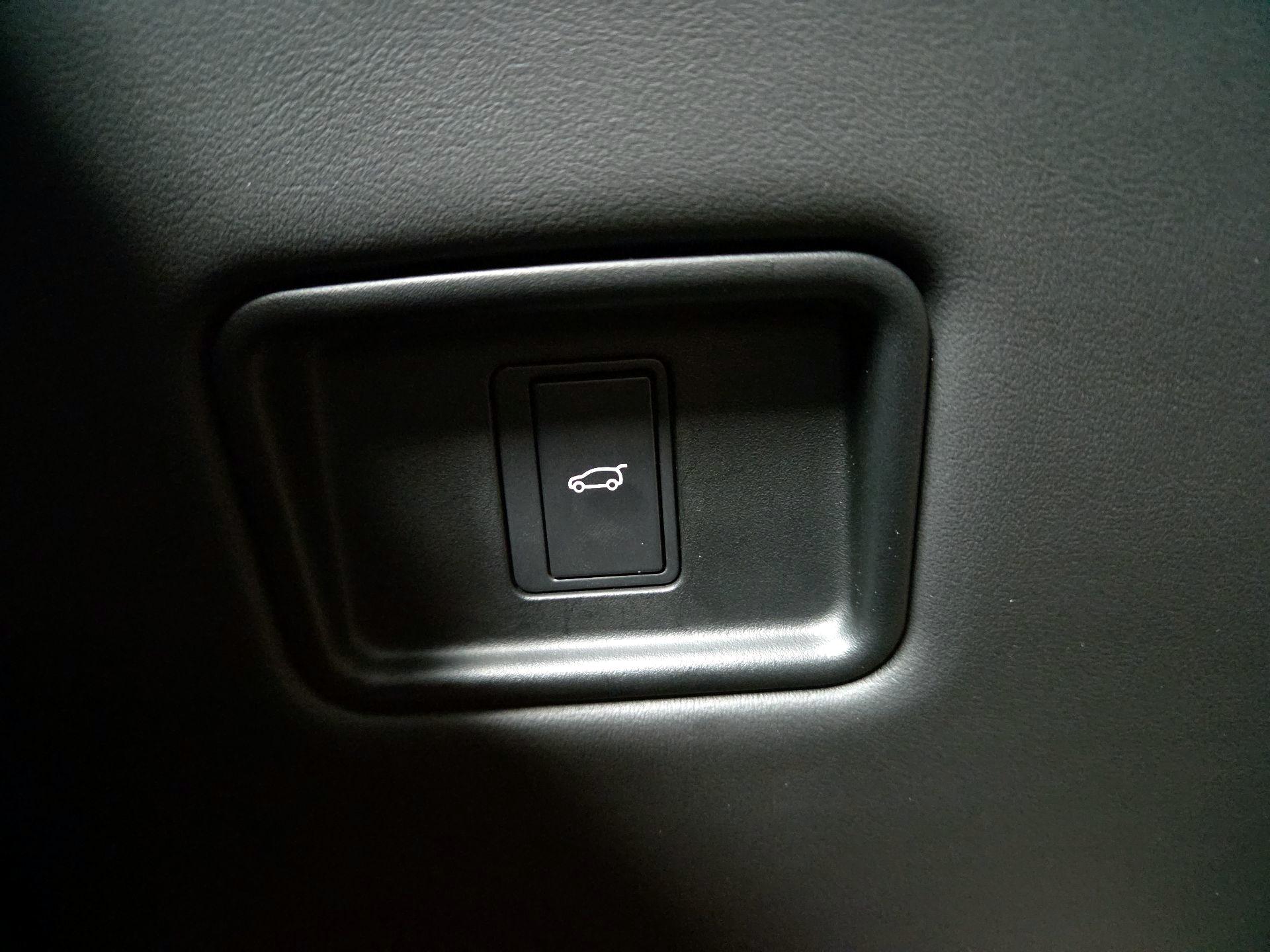 Thumbnail: 2023 Land Rover Range Rover Sport - 13
