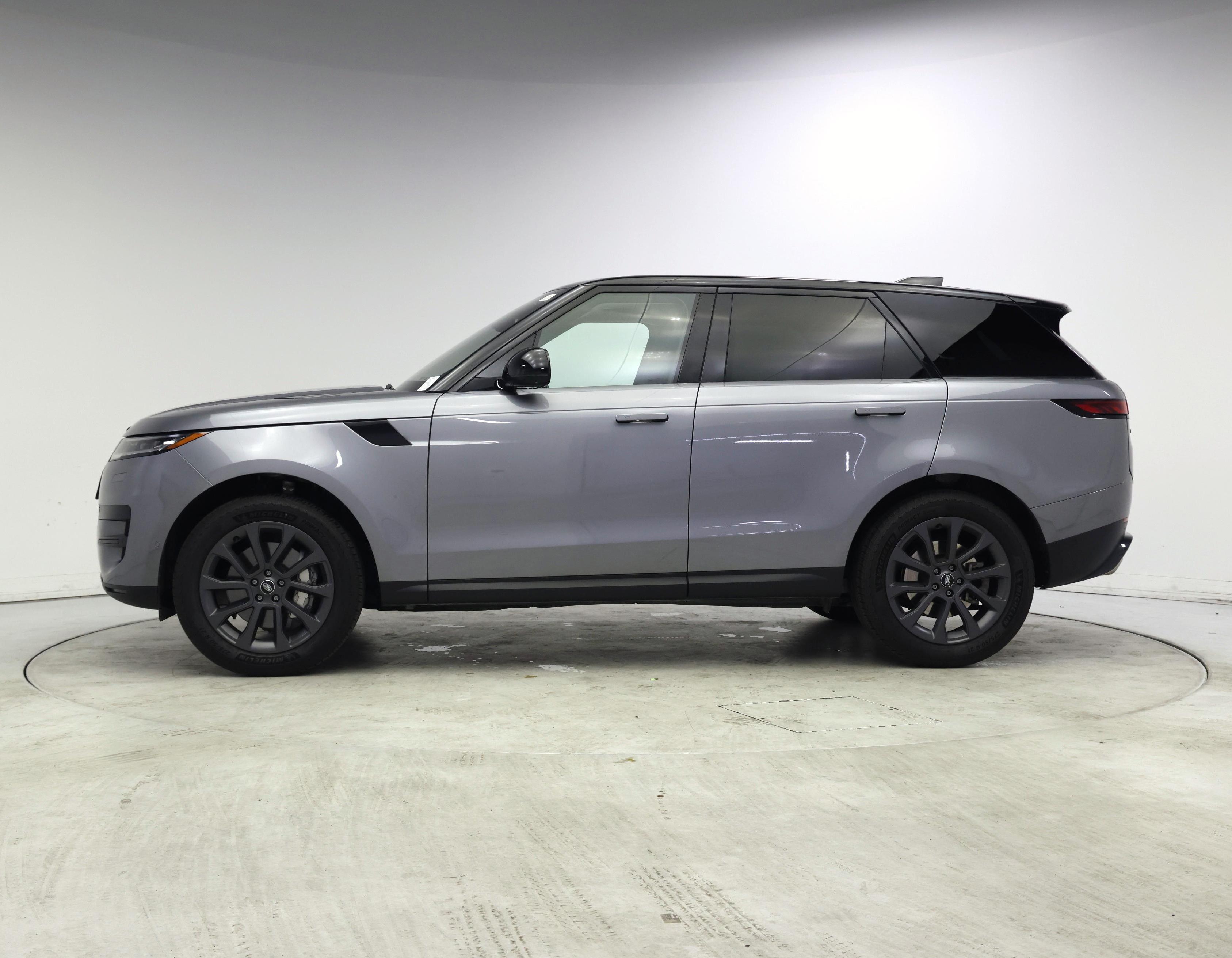 Thumbnail: 2023 Land Rover Range Rover Sport - 3