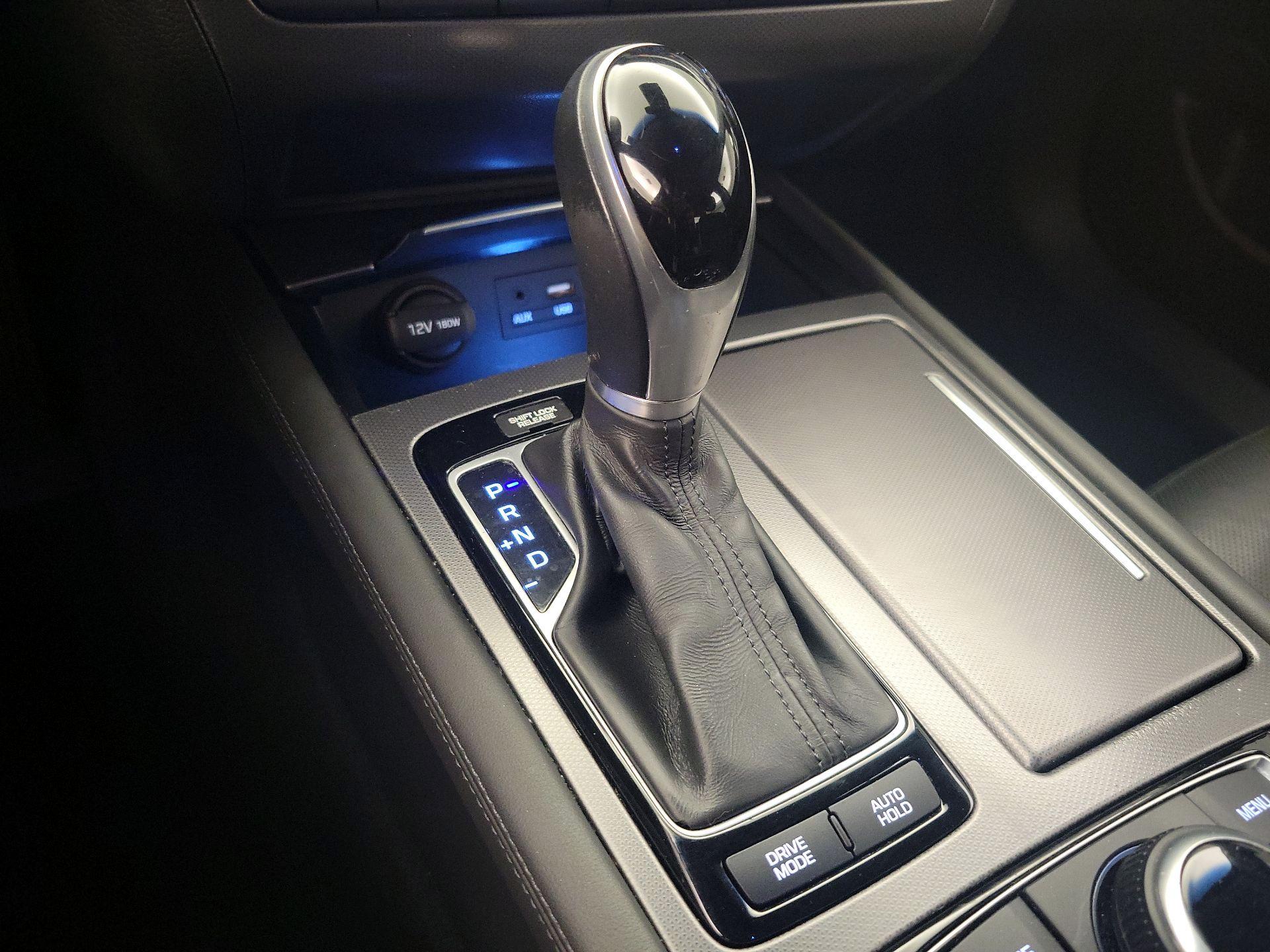 Thumbnail: 2015 Hyundai Genesis - 17