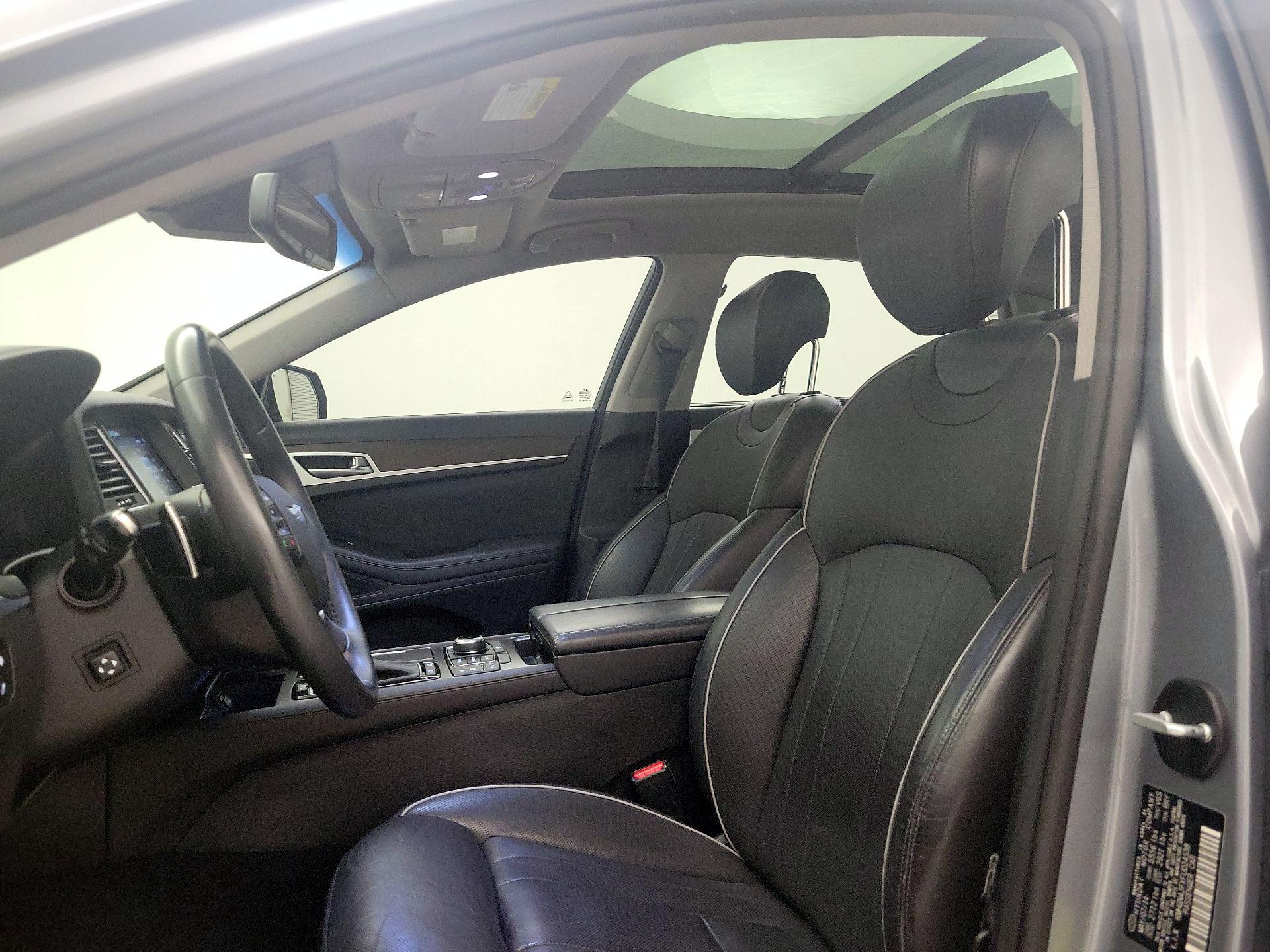 Thumbnail: 2015 Hyundai Genesis - 19