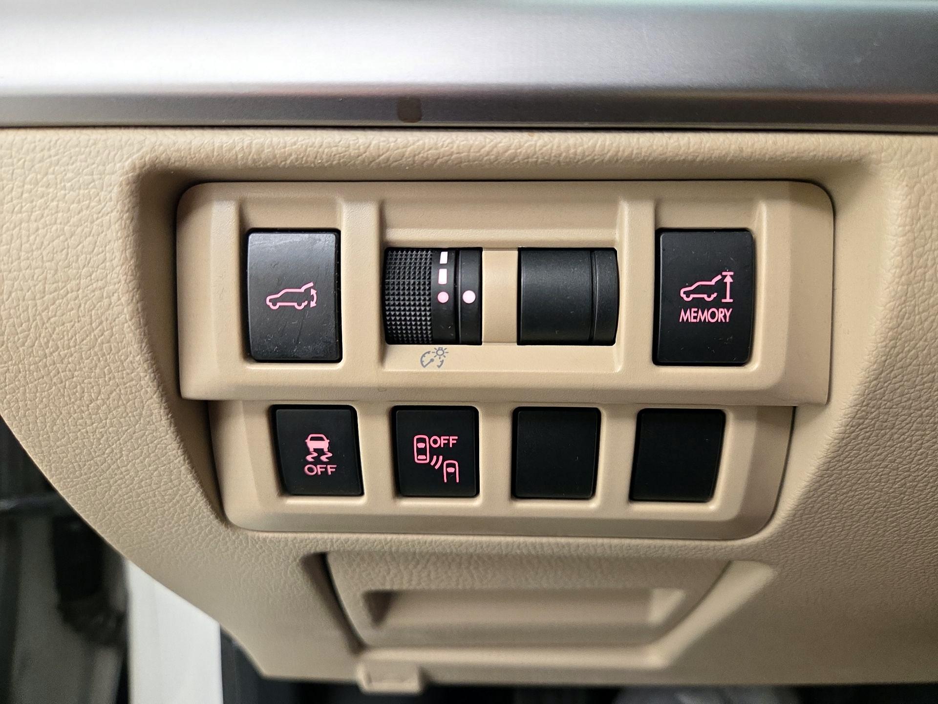 Thumbnail: 2015 Subaru Outback - 13