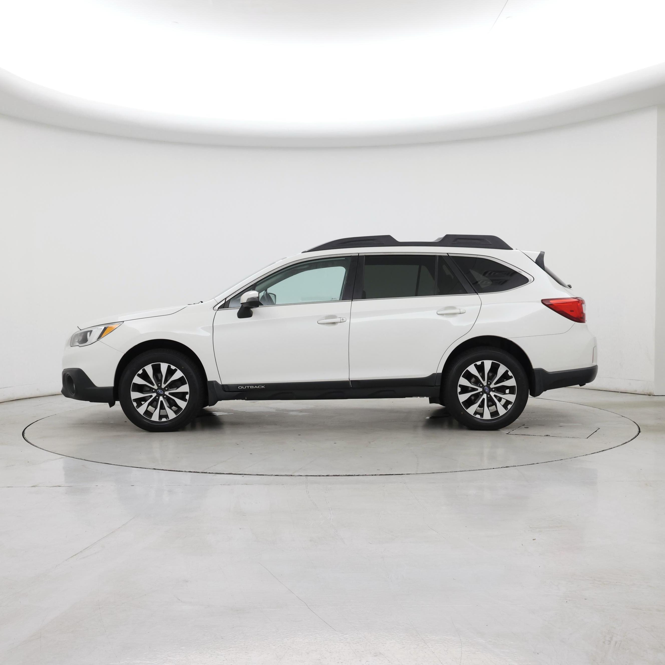Thumbnail: 2015 Subaru Outback - 3