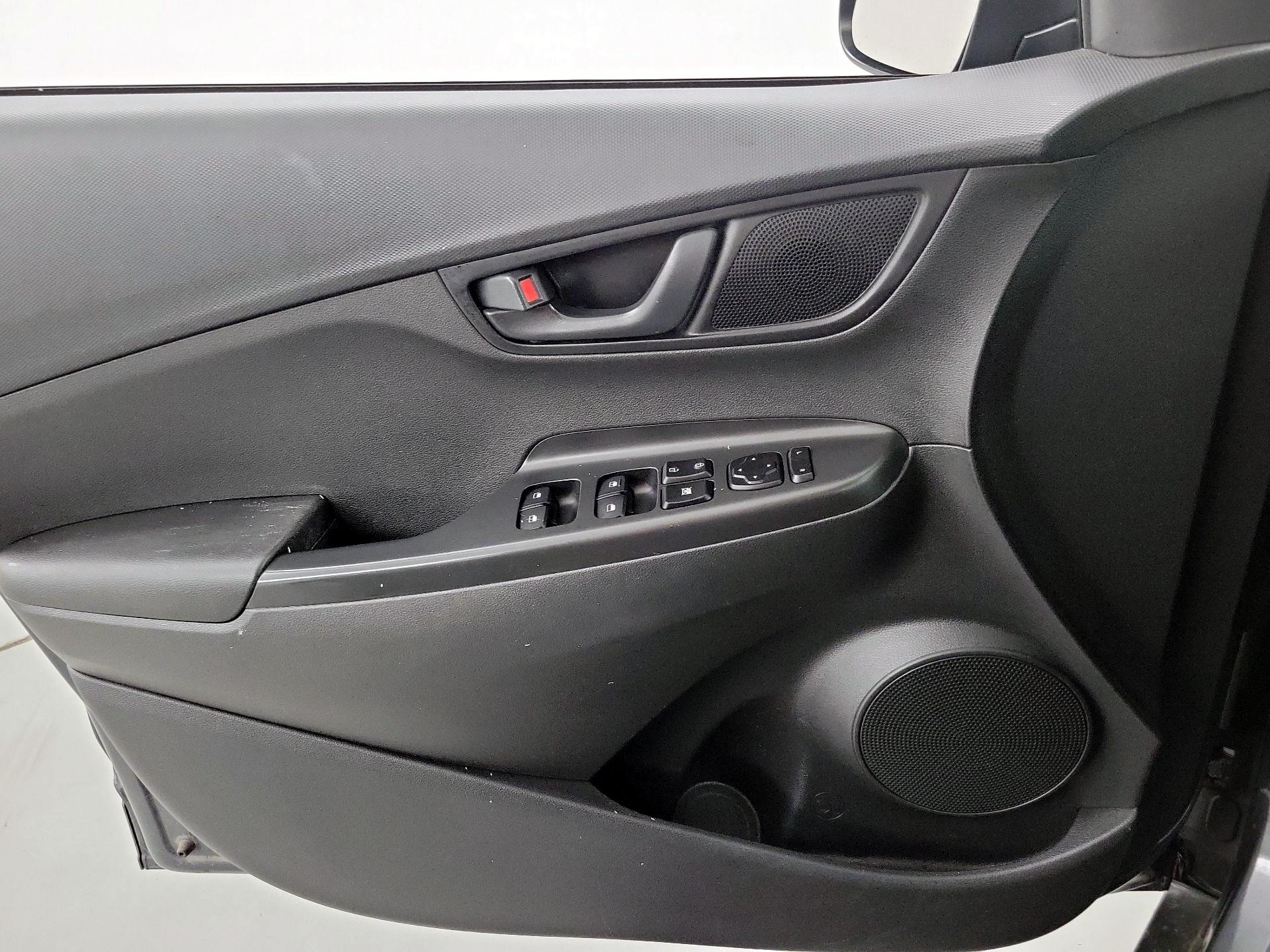 Thumbnail: 2021 Hyundai Kona - 12