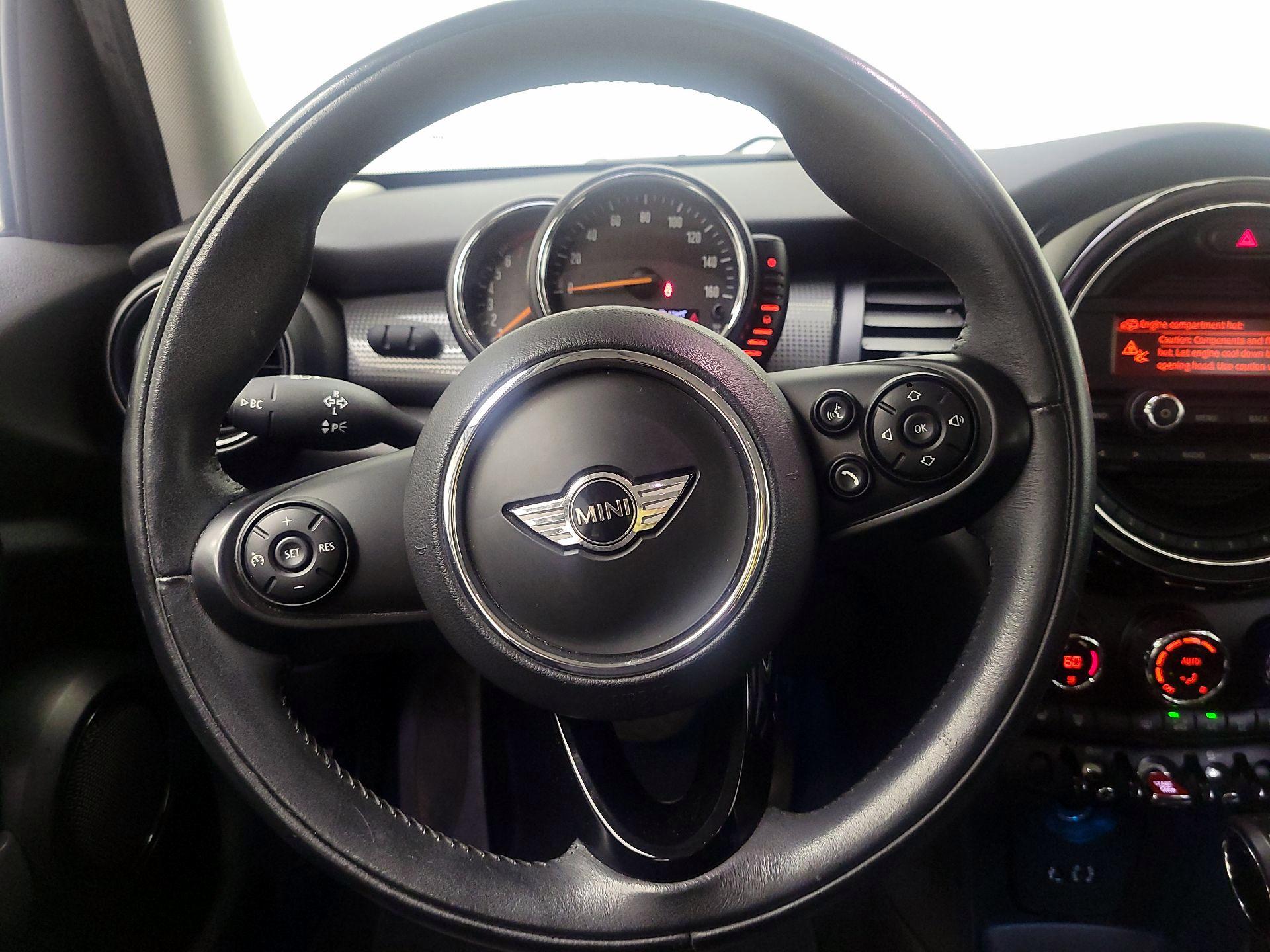 Thumbnail: 2015 MINI Cooper Hardtop - 10