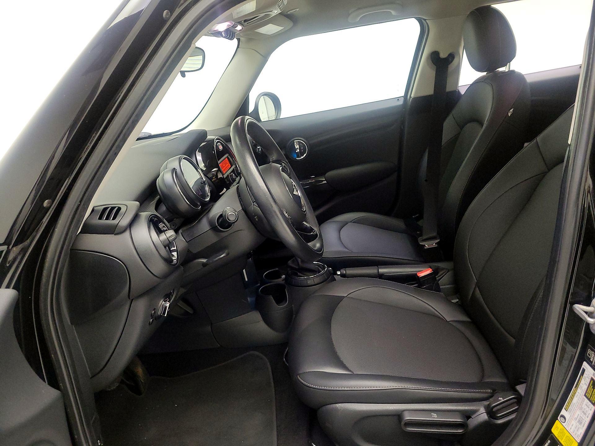 Thumbnail: 2015 MINI Cooper Hardtop - 11