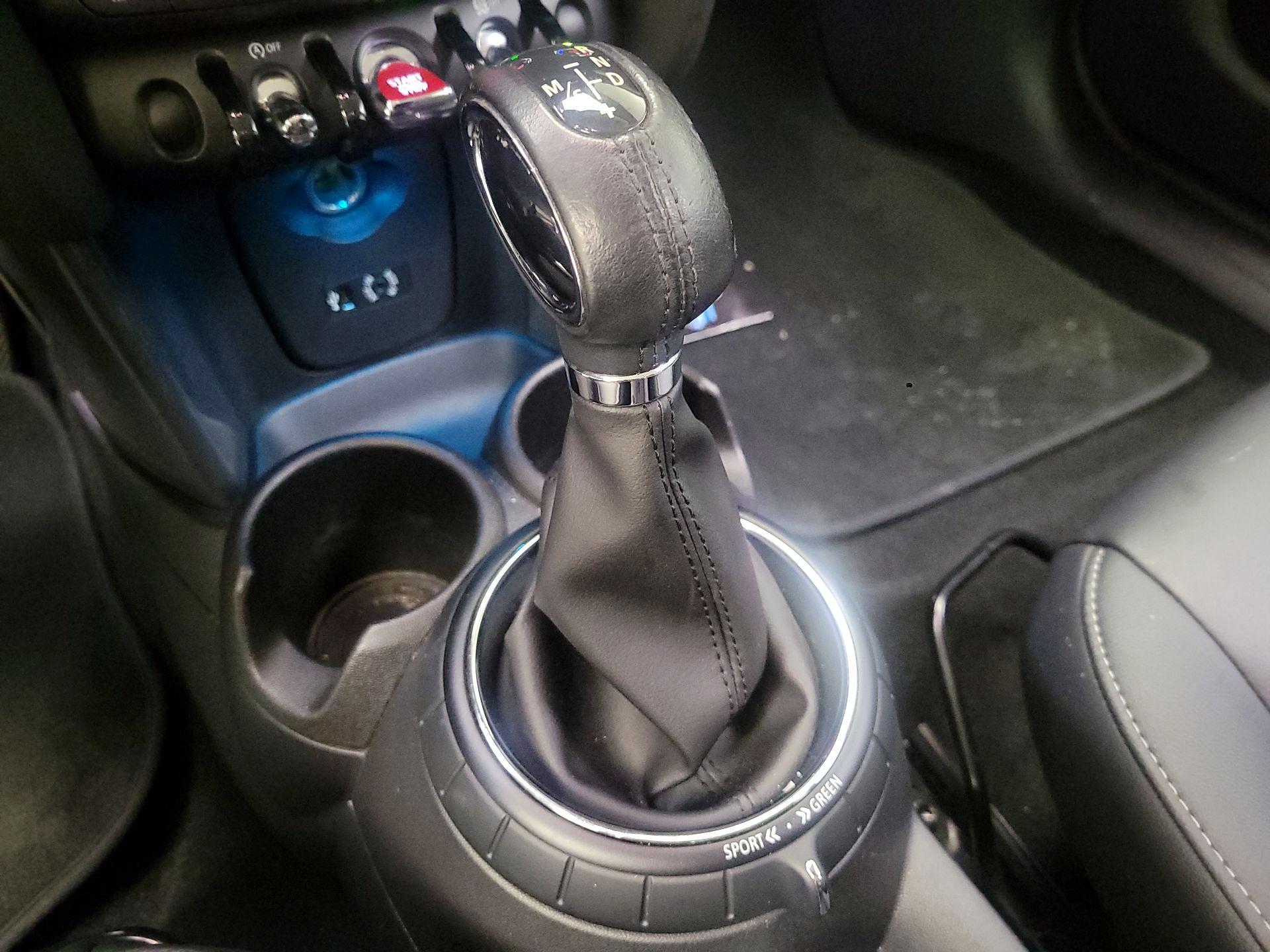 Thumbnail: 2015 MINI Cooper Hardtop - 16