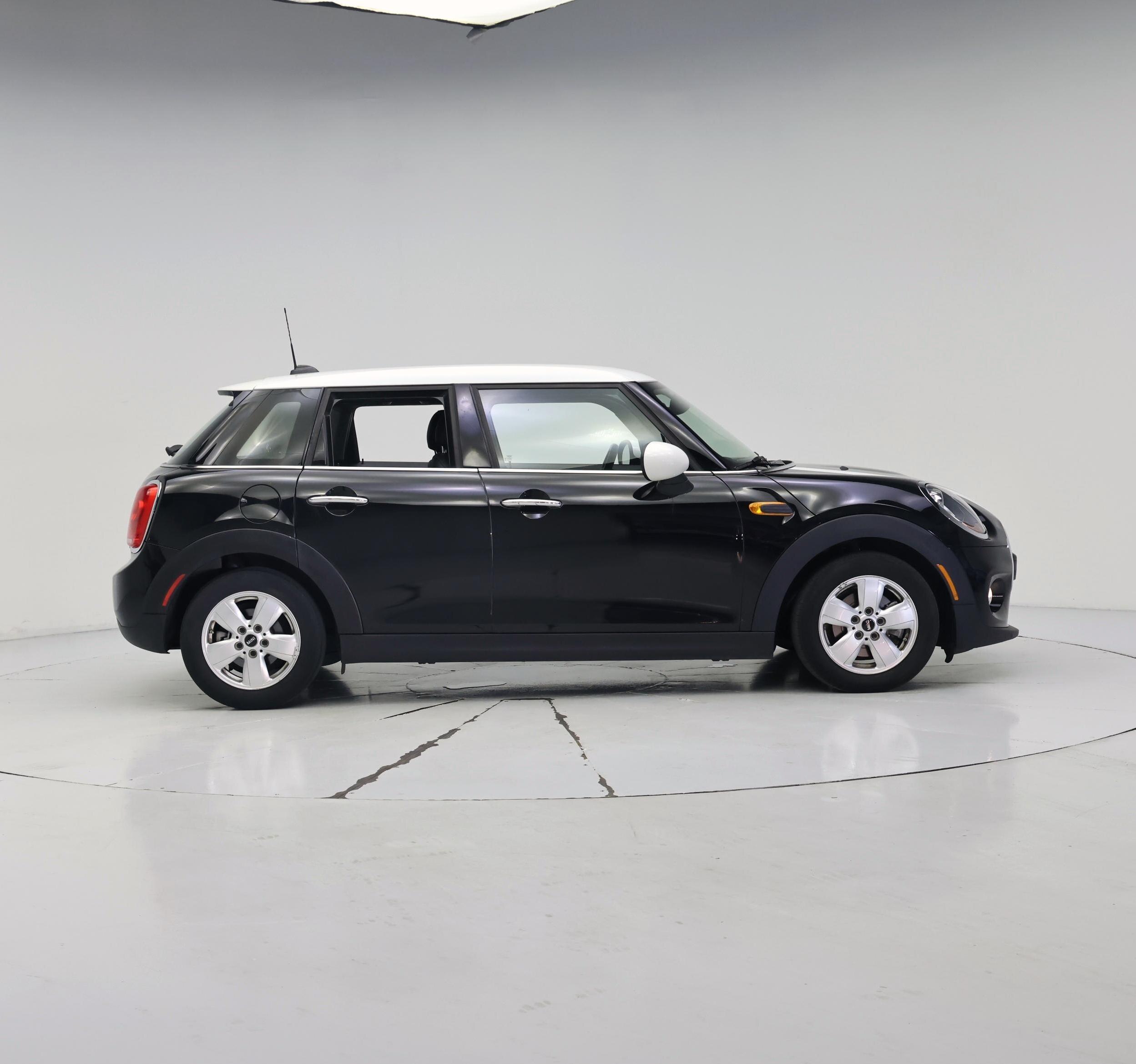 Thumbnail: 2015 MINI Cooper Hardtop - 7