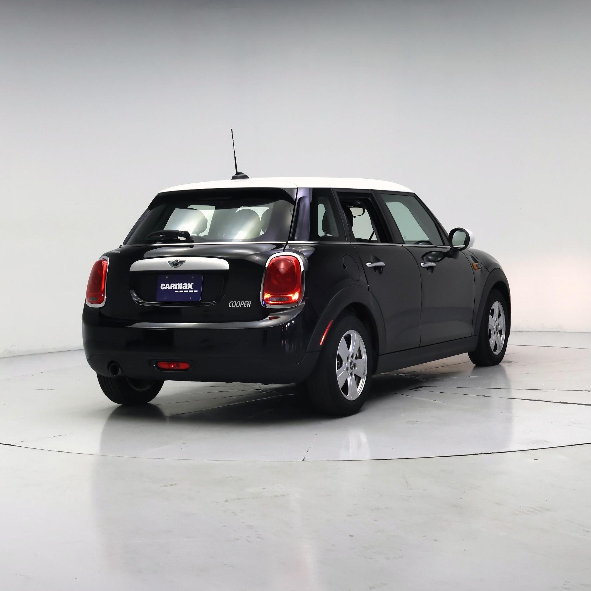 Thumbnail: 2015 MINI Cooper Hardtop - 8