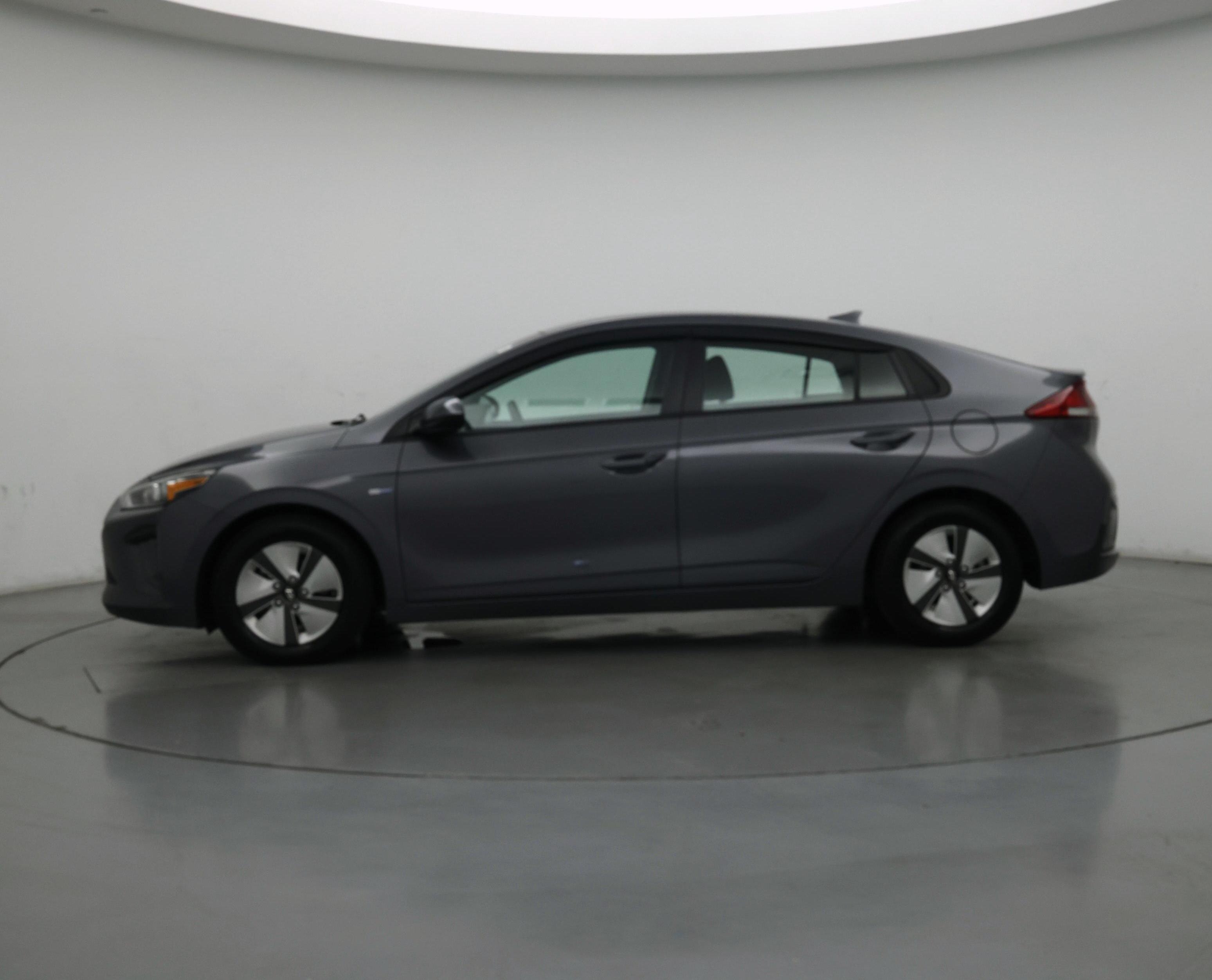 Thumbnail: 2020 Hyundai Ioniq - 3