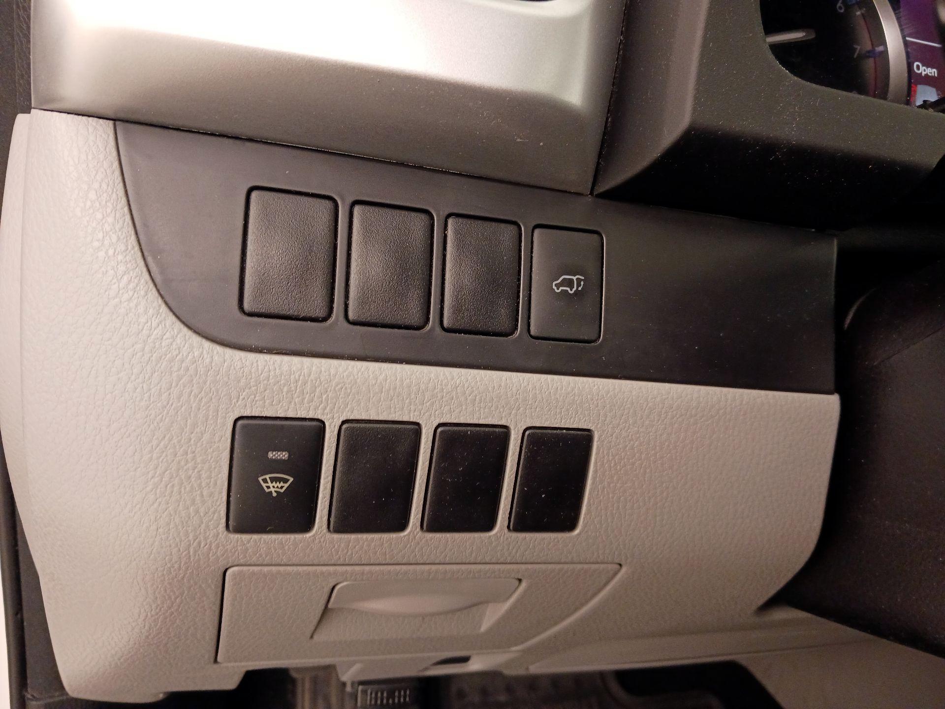 Thumbnail: 2016 Toyota Highlander - 13