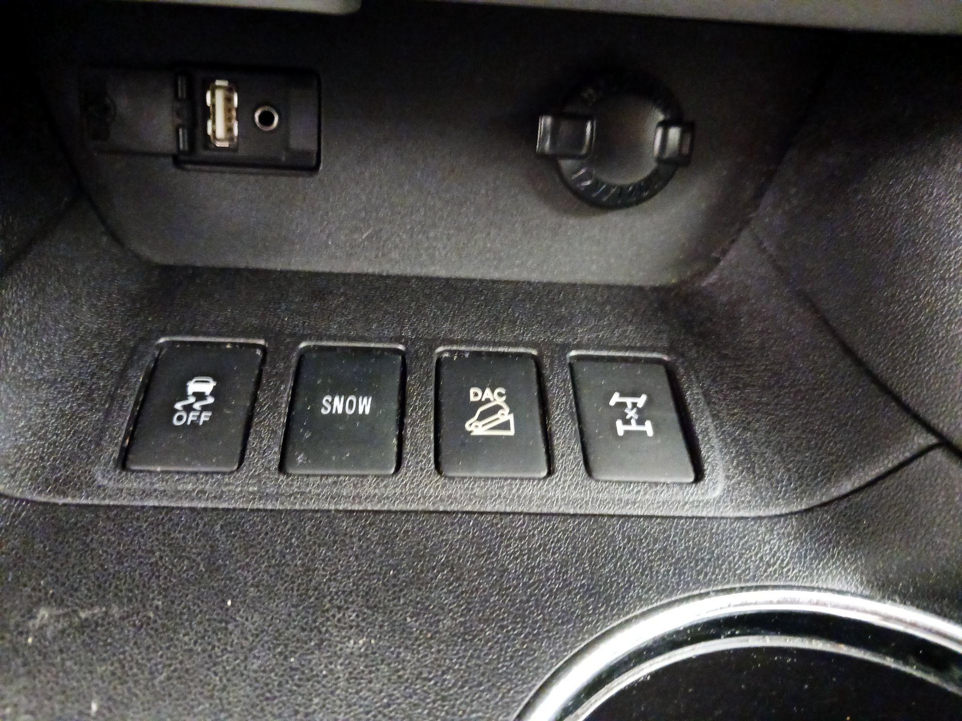 Thumbnail: 2016 Toyota Highlander - 19