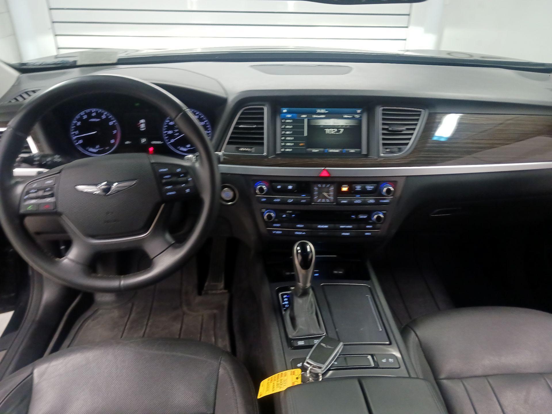 Thumbnail: 2017 Genesis G80 - 9