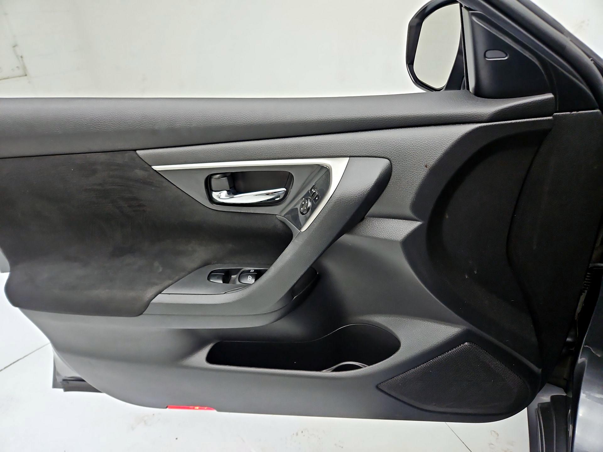 Thumbnail: 2014 Nissan Altima - 12