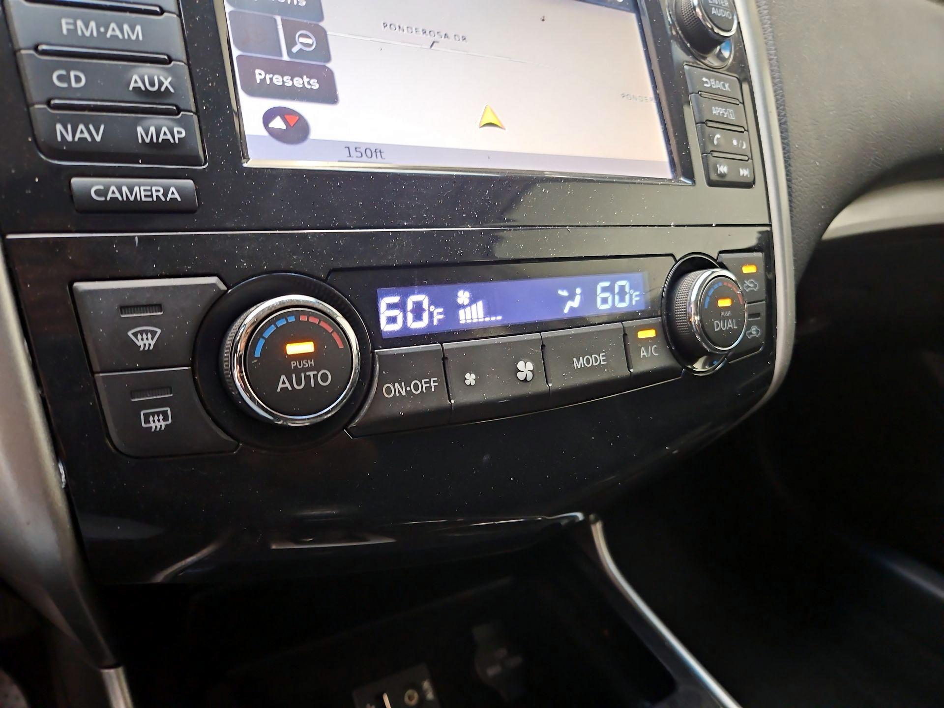 Thumbnail: 2014 Nissan Altima - 17