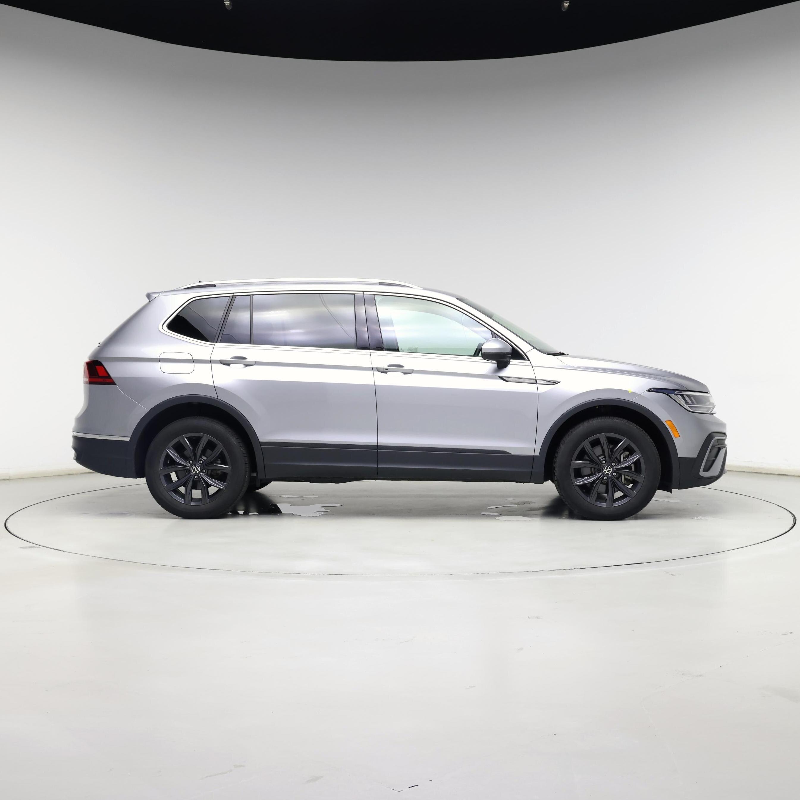 Thumbnail: 2024 Volkswagen Tiguan - 7
