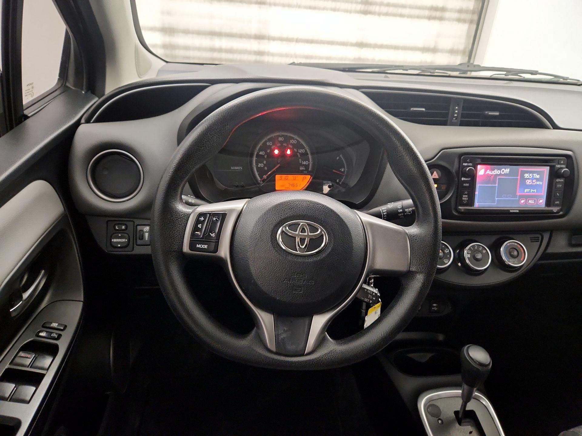 Thumbnail: 2015 Toyota Yaris - 10