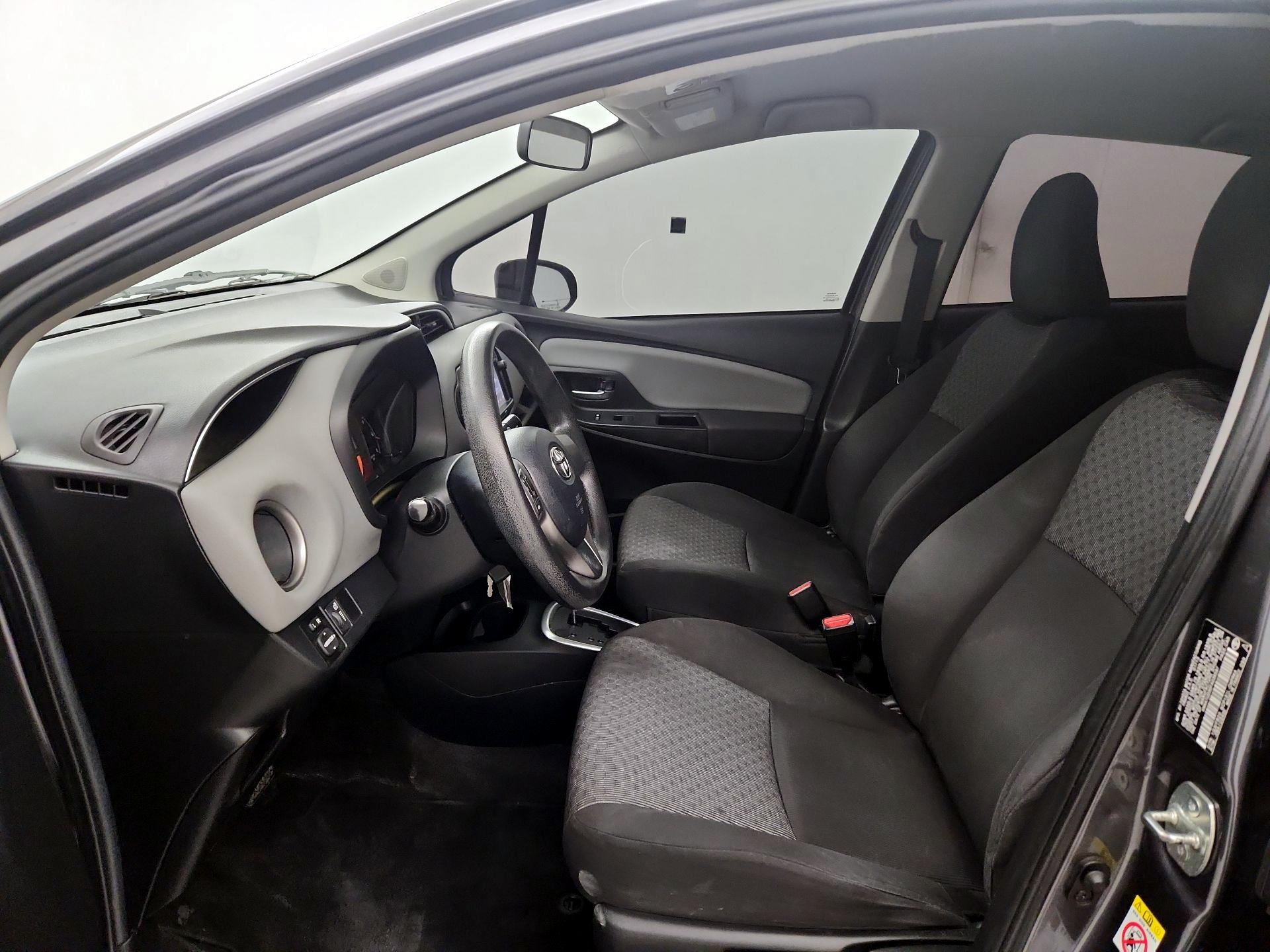 Thumbnail: 2015 Toyota Yaris - 11
