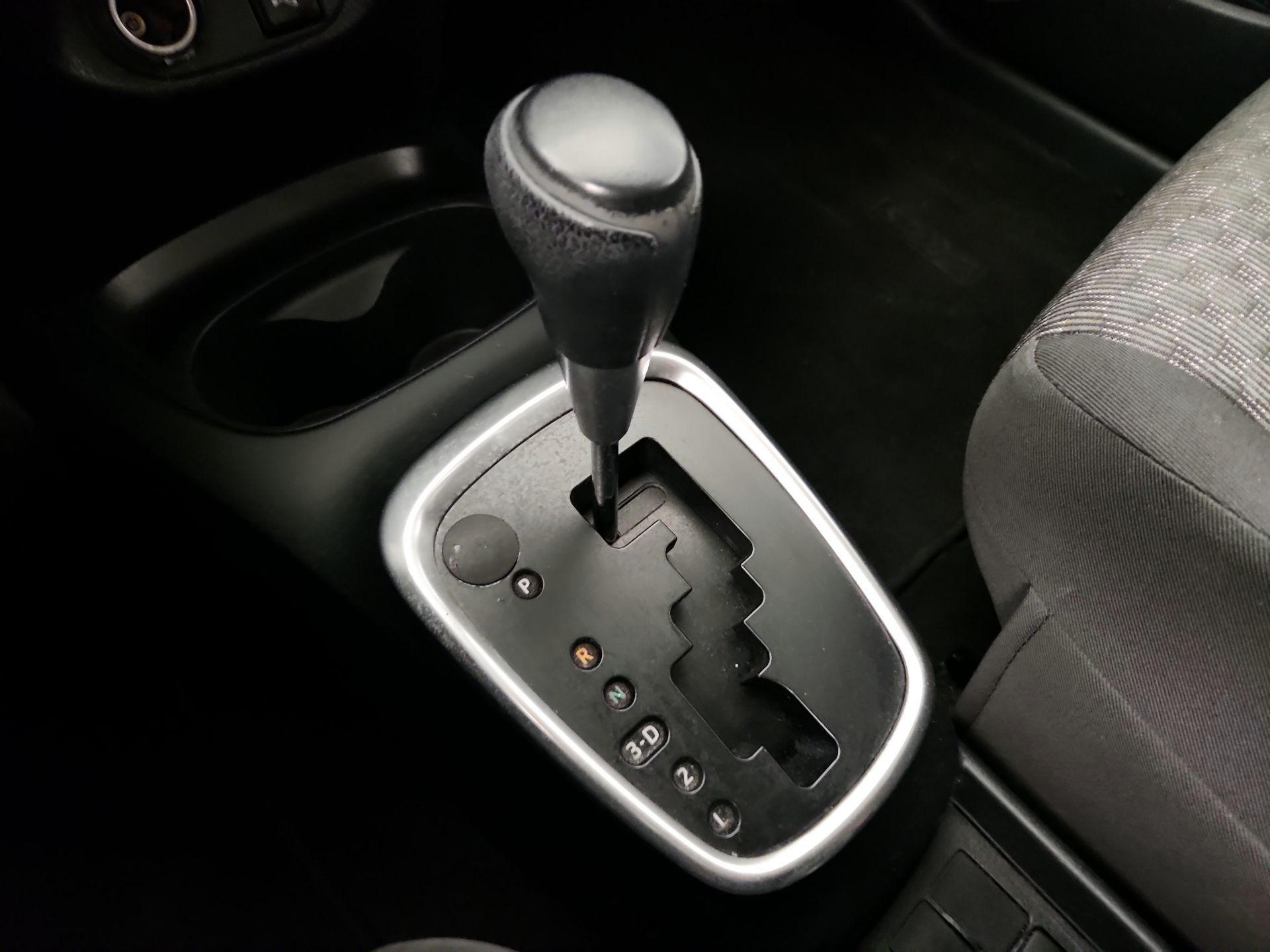Thumbnail: 2015 Toyota Yaris - 16