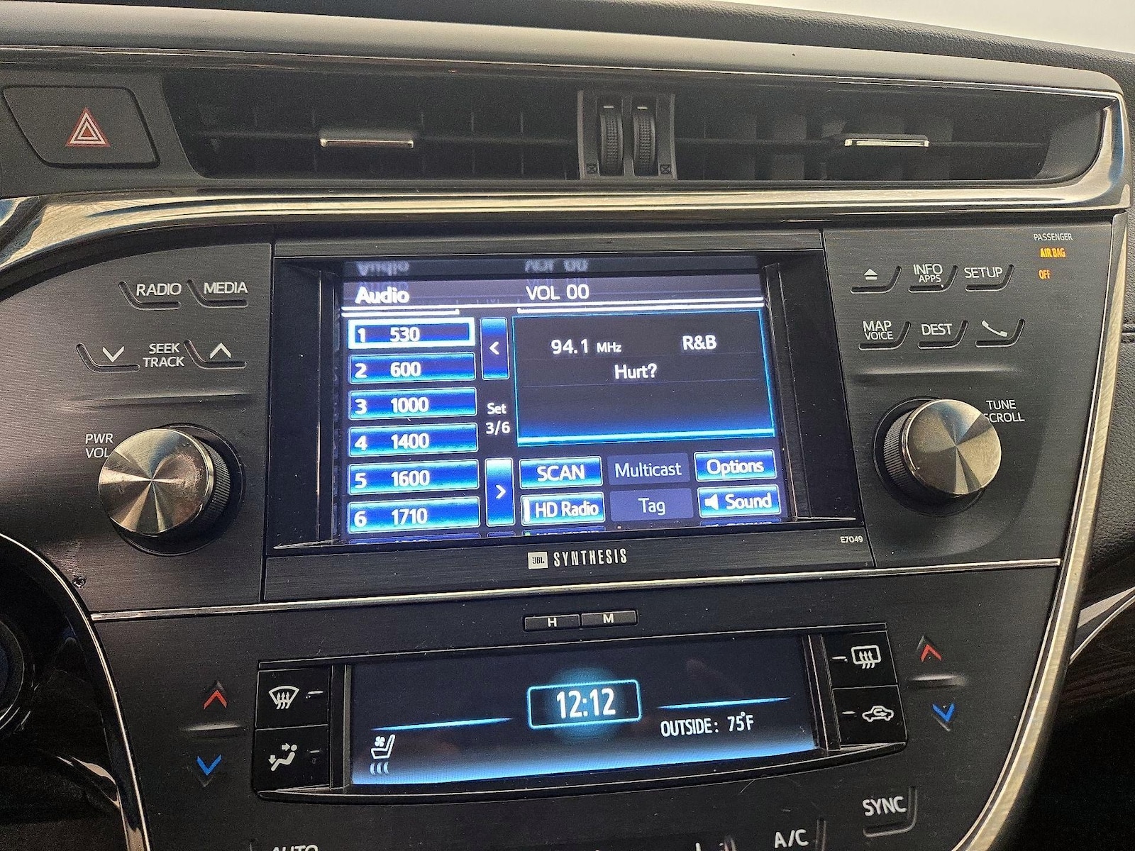2014 Toyota Avalon Limited Hybrid - Photo 17