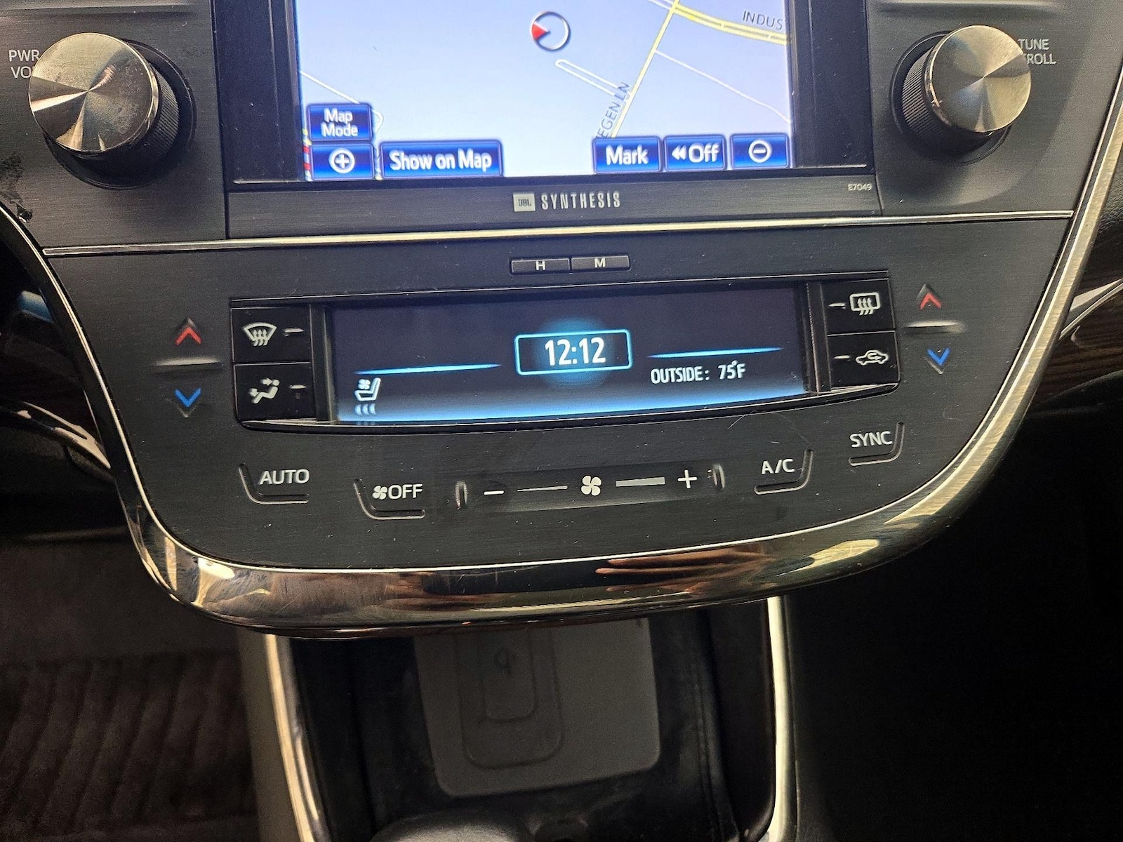 2014 Toyota Avalon Limited Hybrid - Photo 18