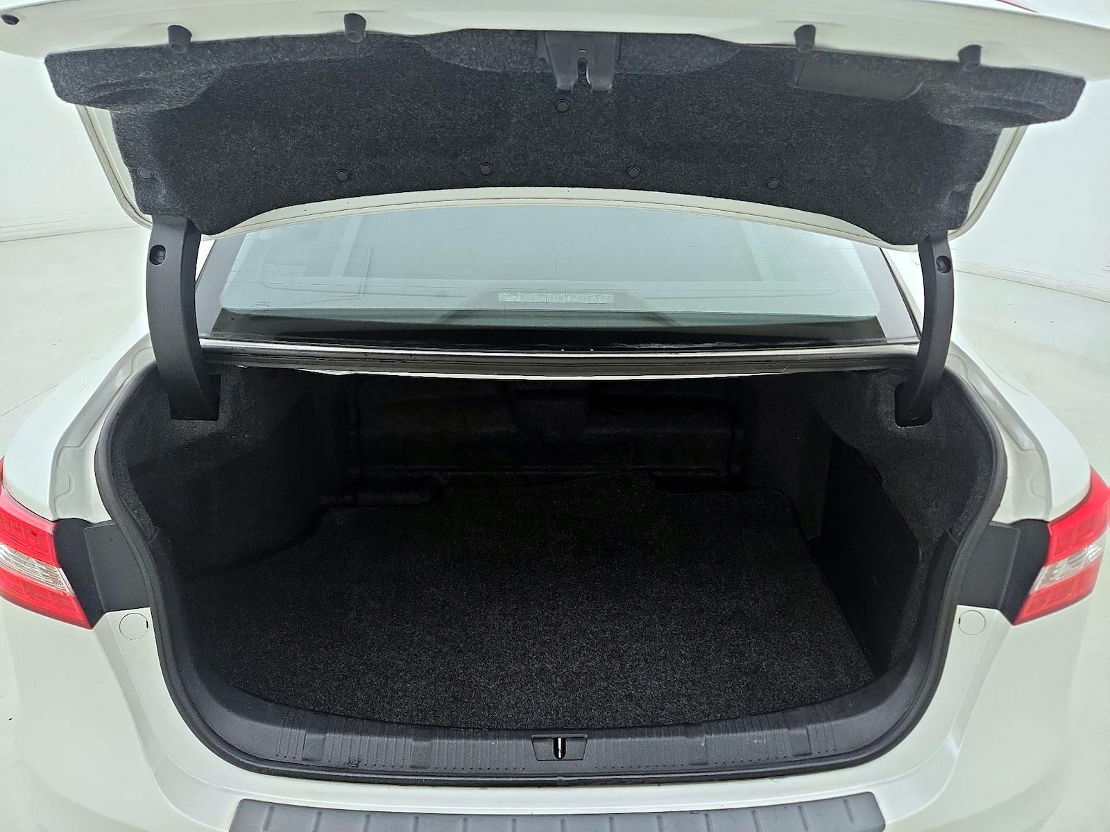 2014 Toyota Avalon Limited Hybrid - Photo 23