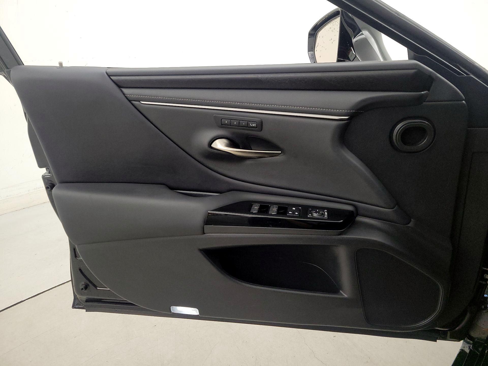 Thumbnail: 2024 Lexus ES - 12