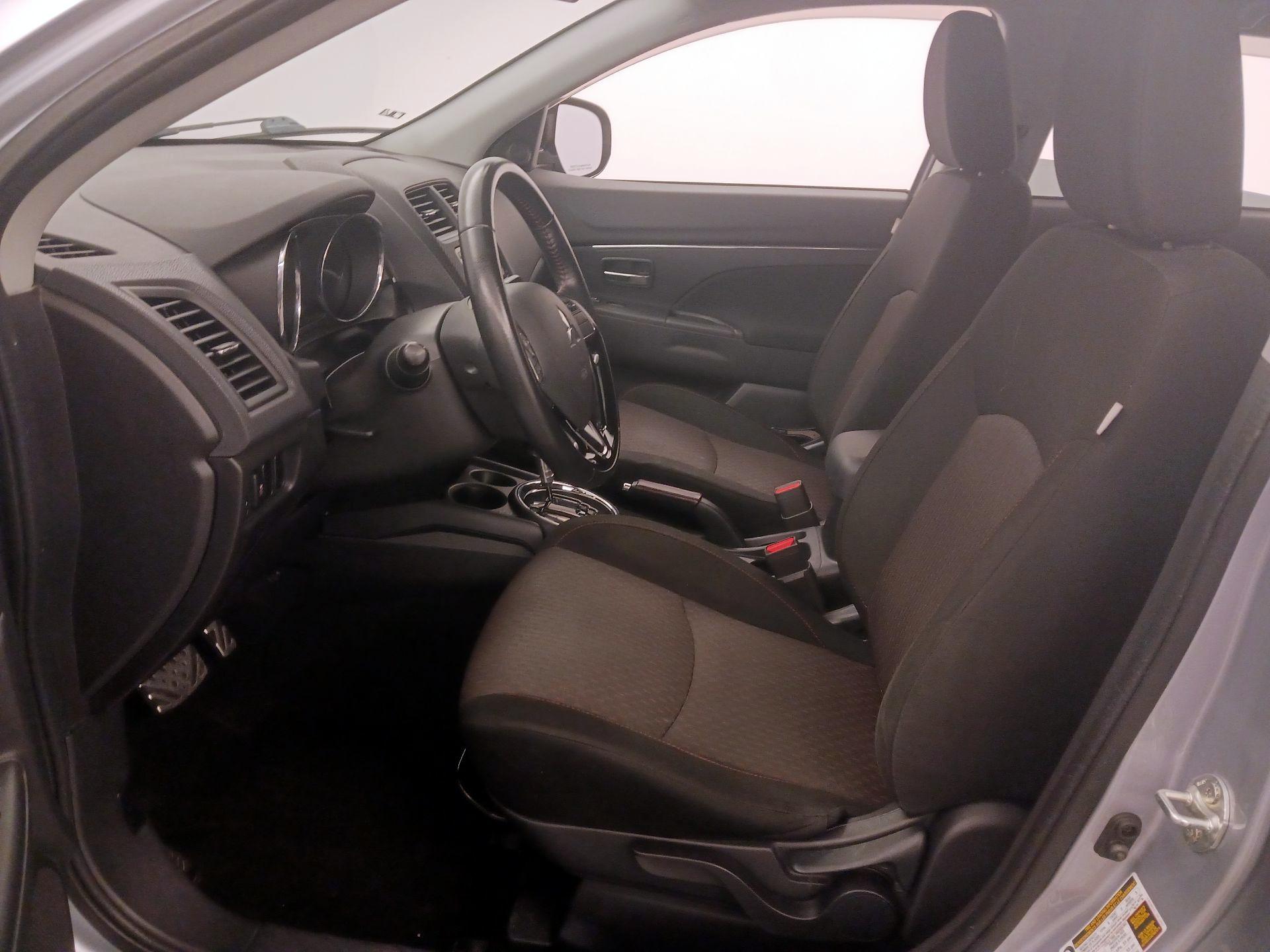 Thumbnail: 2017 Mitsubishi Outlander Sport - 11