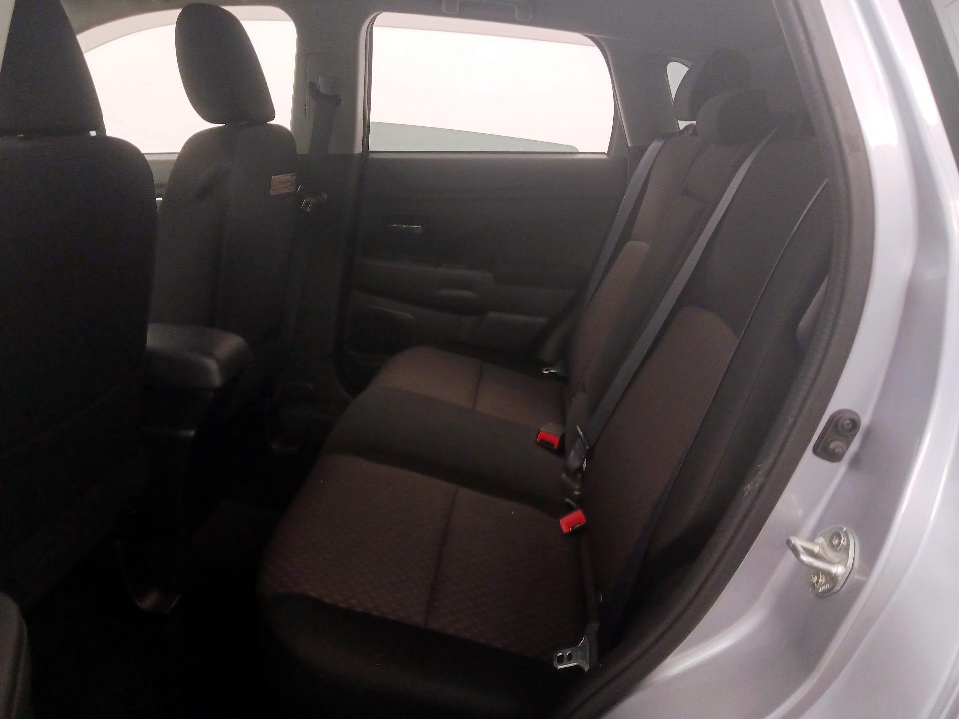 Thumbnail: 2017 Mitsubishi Outlander Sport - 18