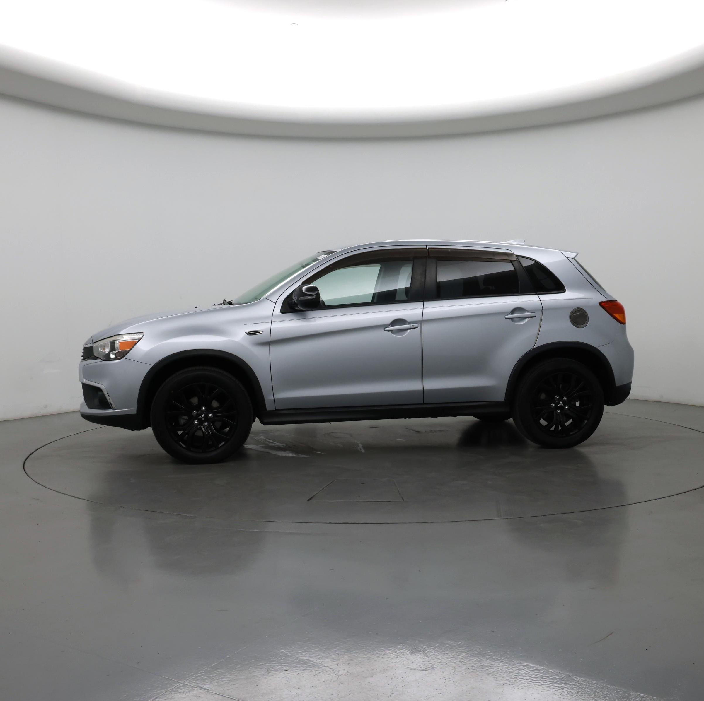 Thumbnail: 2017 Mitsubishi Outlander Sport - 3