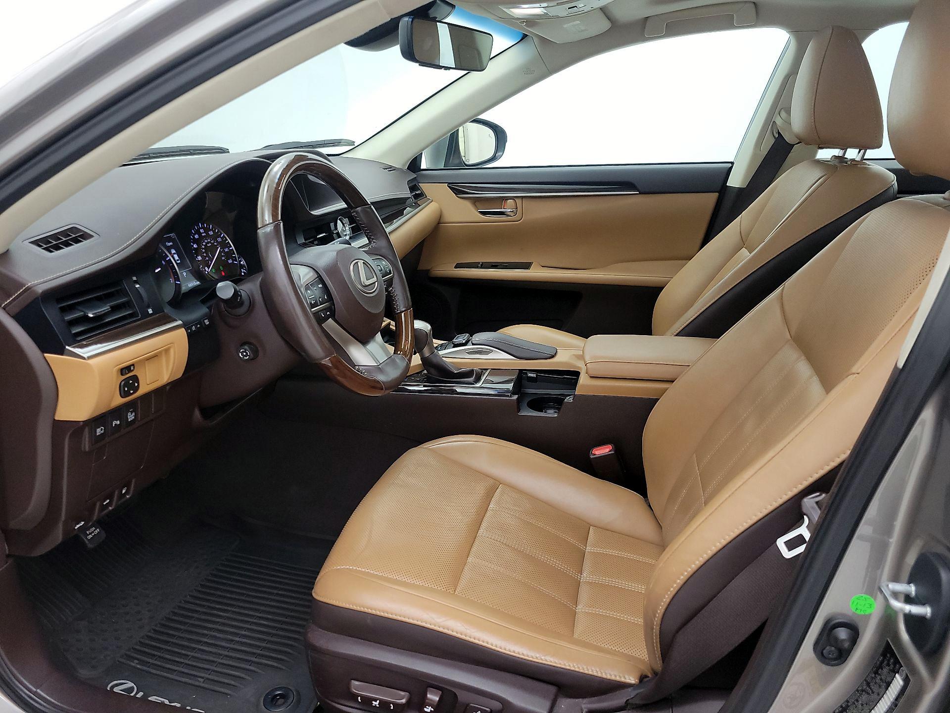 Thumbnail: 2017 Lexus ES - 11