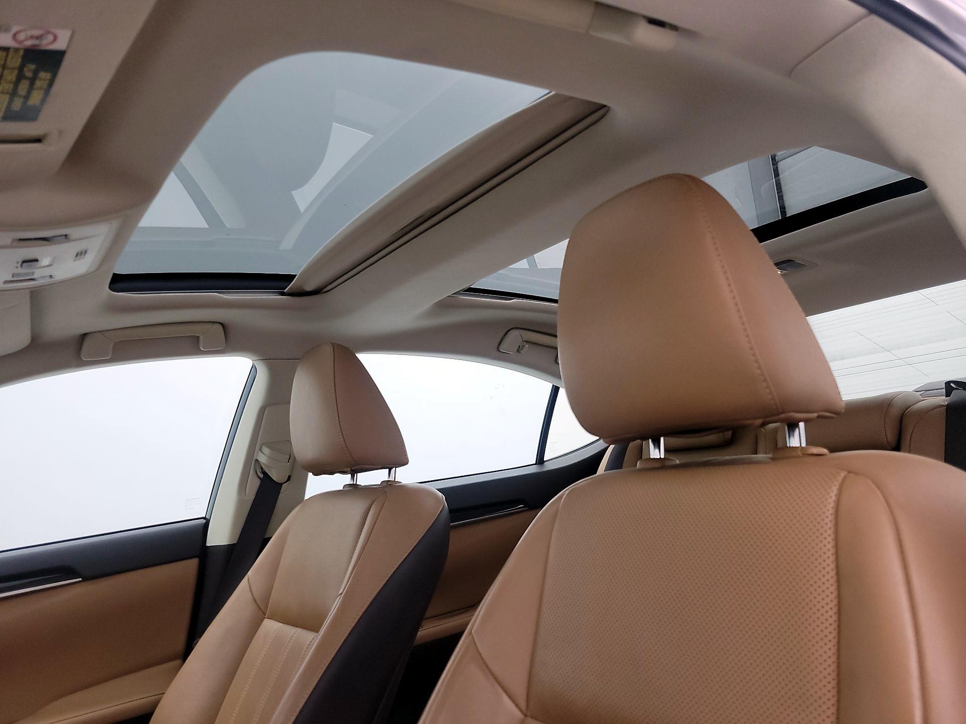 Thumbnail: 2017 Lexus ES - 20