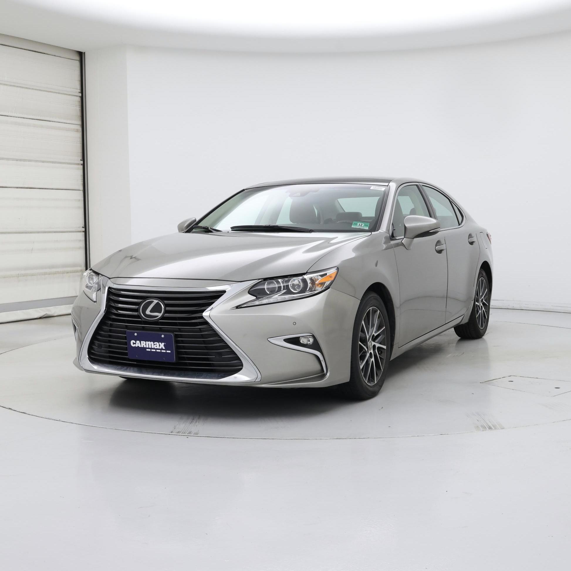 Thumbnail: 2017 Lexus ES - 4