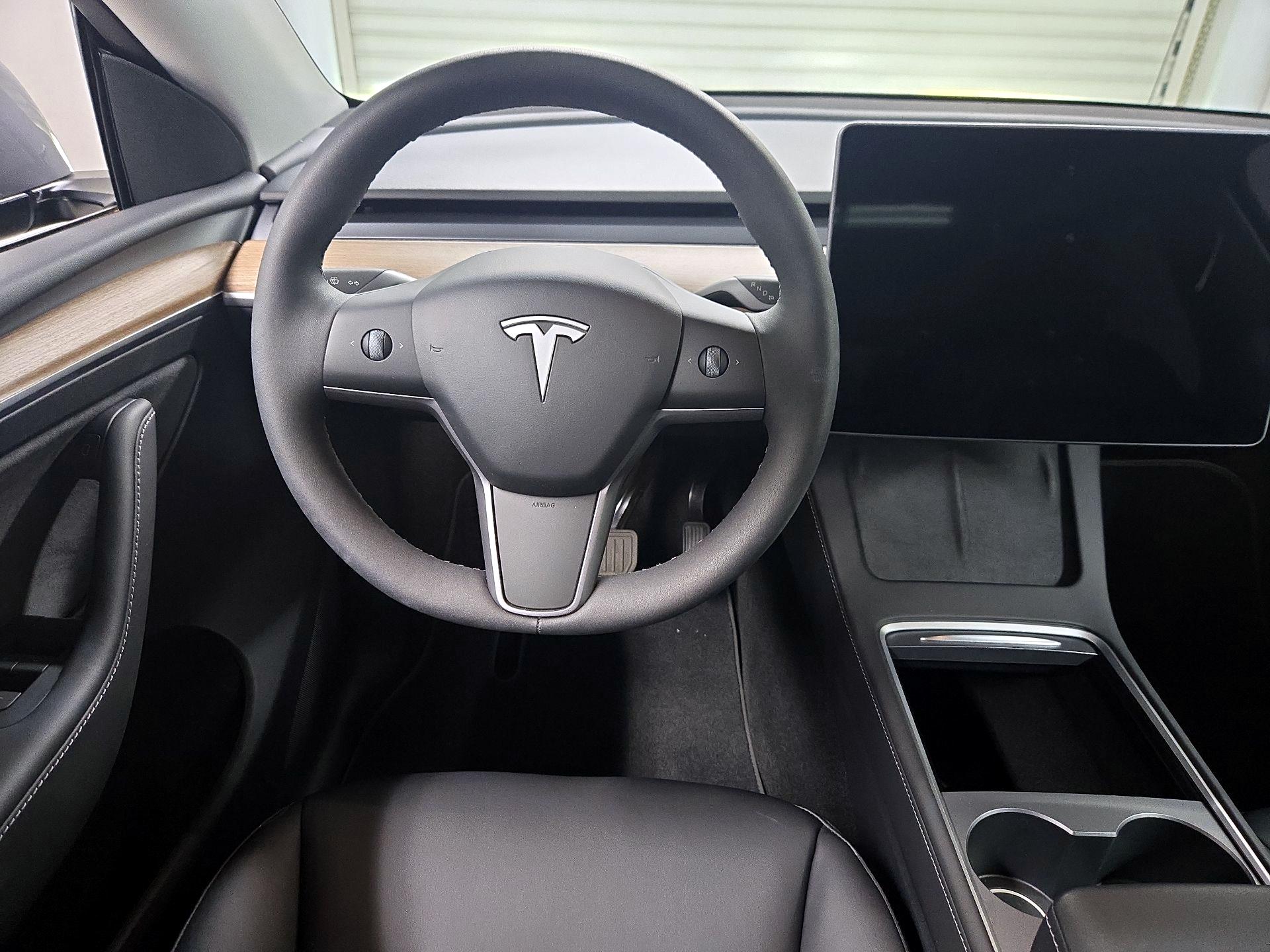 Thumbnail: 2024 Tesla Model Y - 10