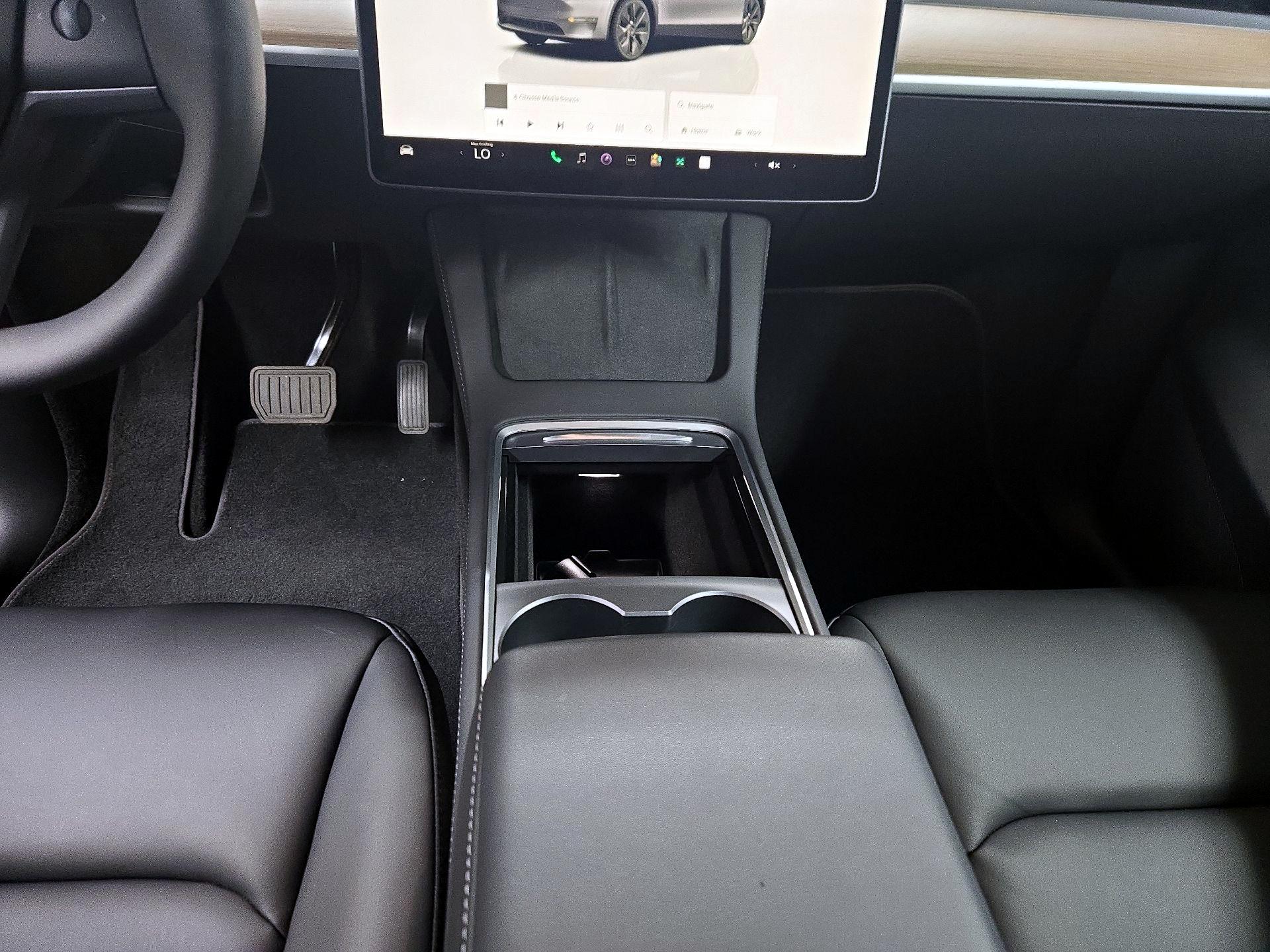 Thumbnail: 2024 Tesla Model Y - 17
