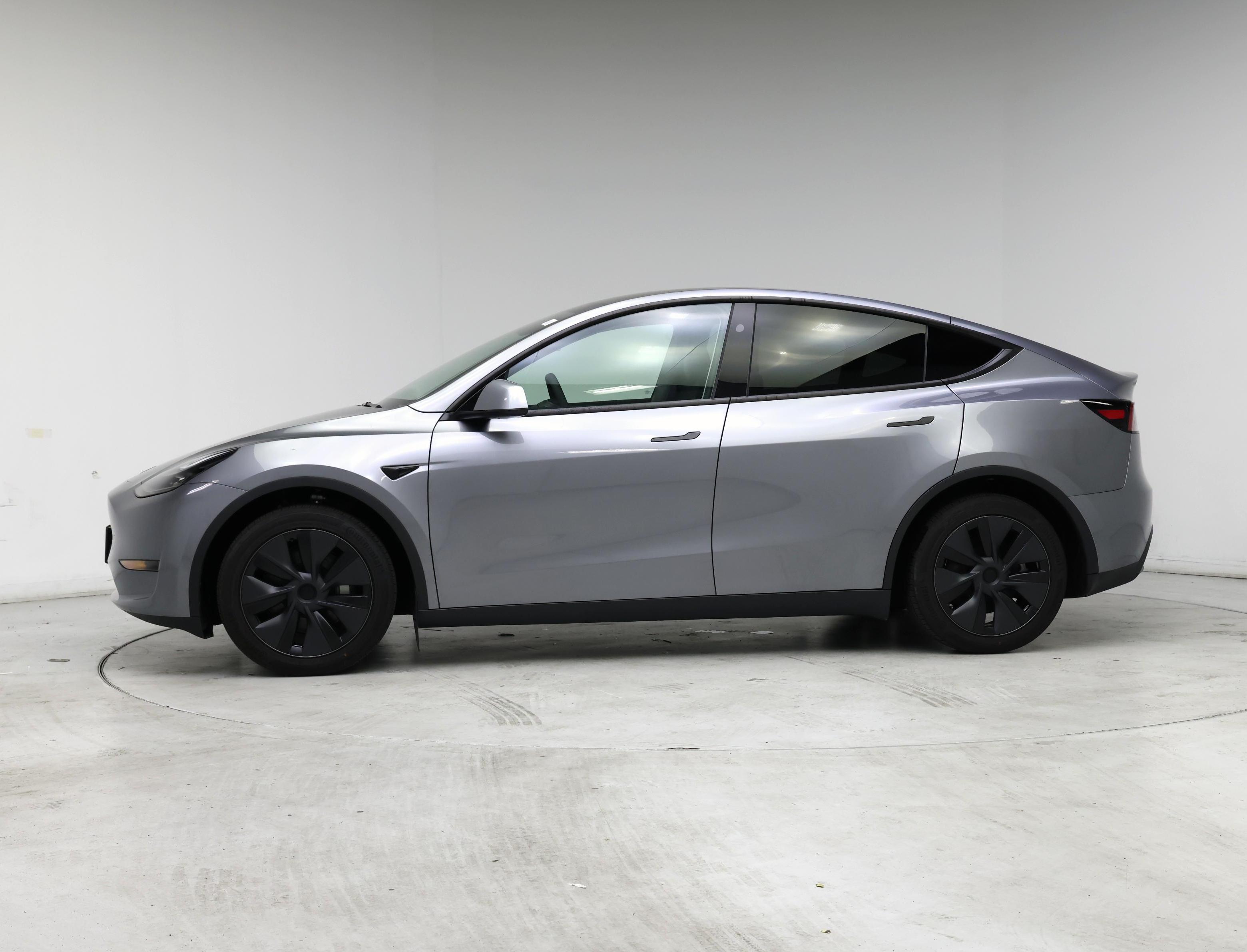Thumbnail: 2024 Tesla Model Y - 3