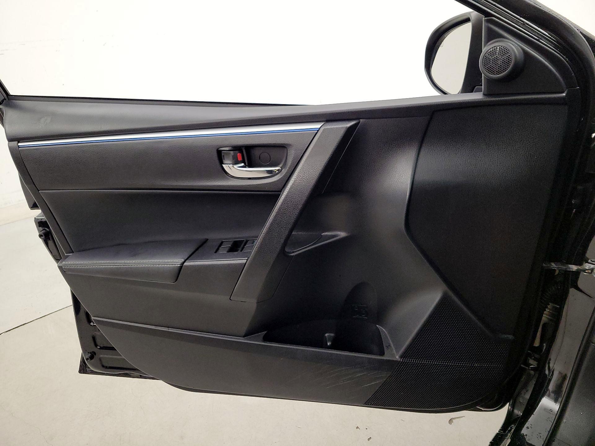 Thumbnail: 2016 Toyota Corolla - 12