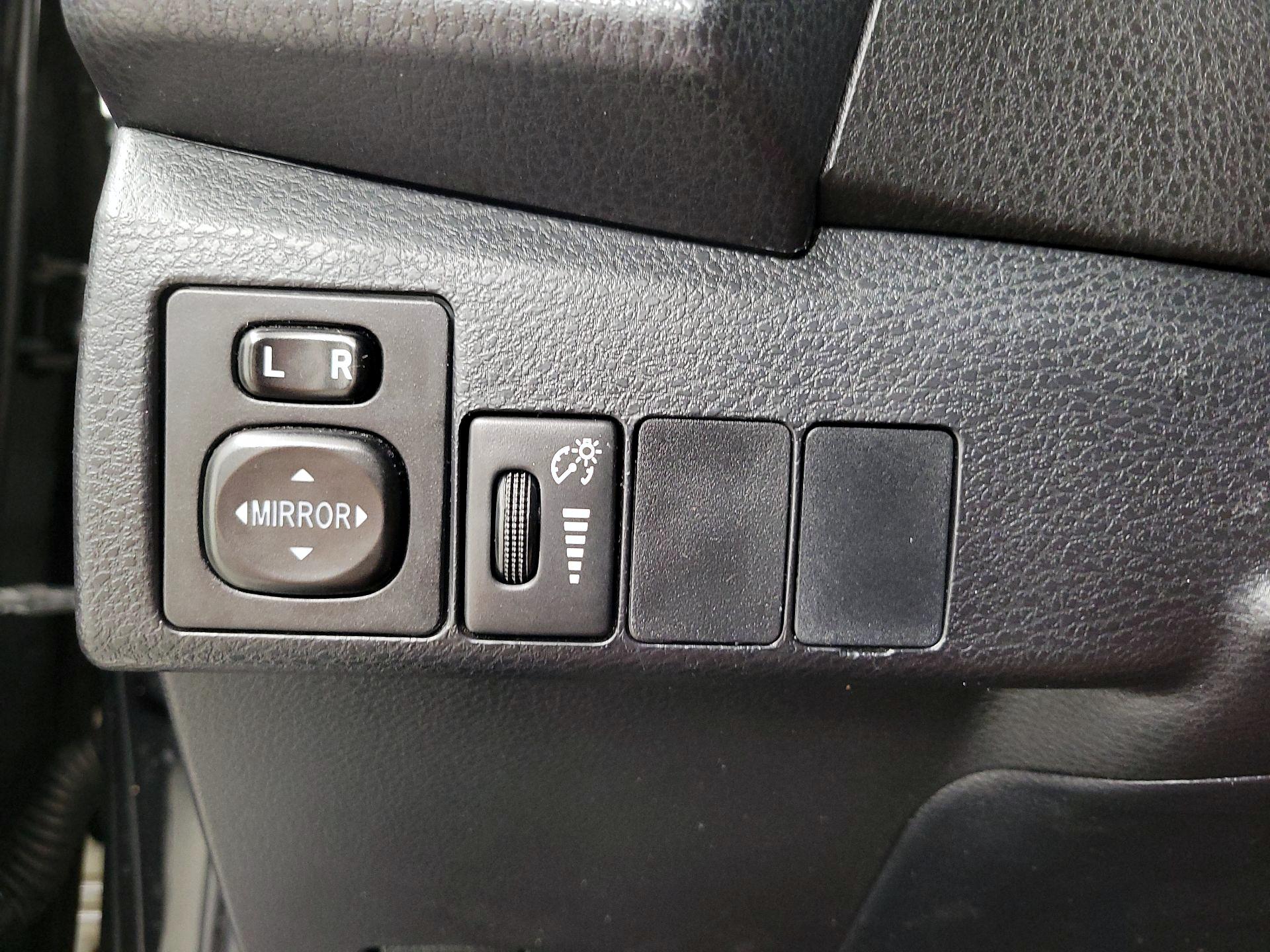 Thumbnail: 2016 Toyota Corolla - 13