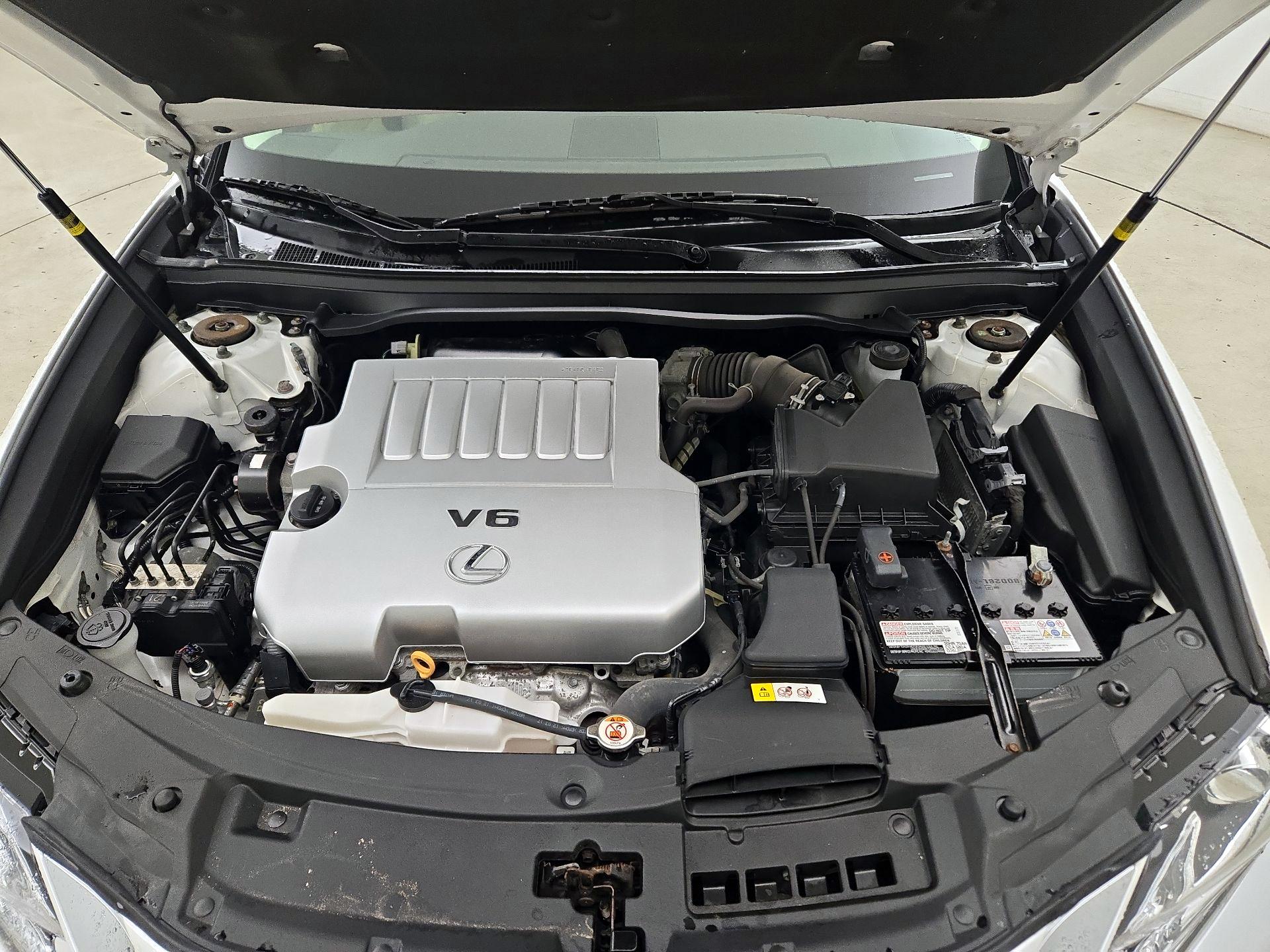 Thumbnail: 2018 Lexus ES - 18