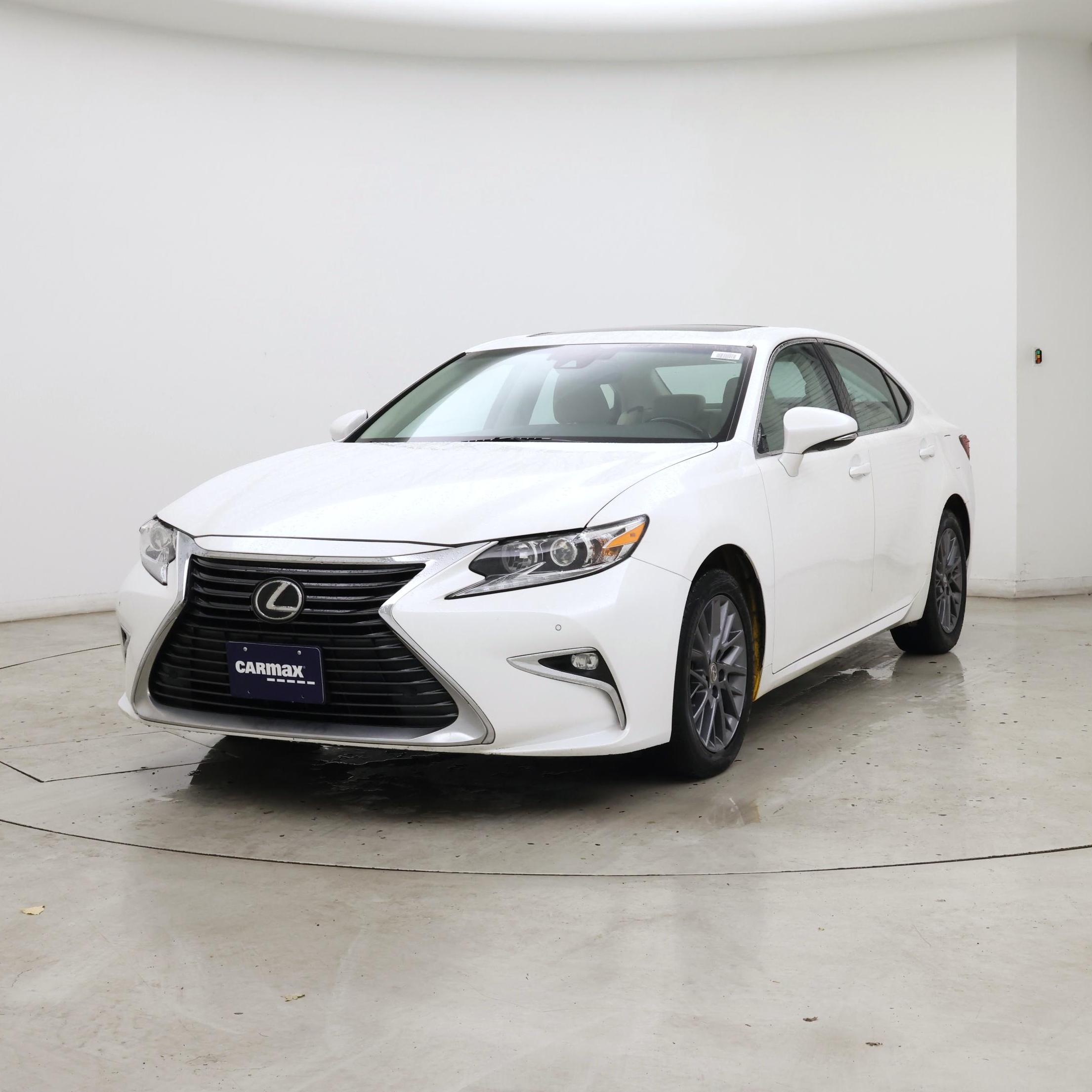 Thumbnail: 2018 Lexus ES - 4