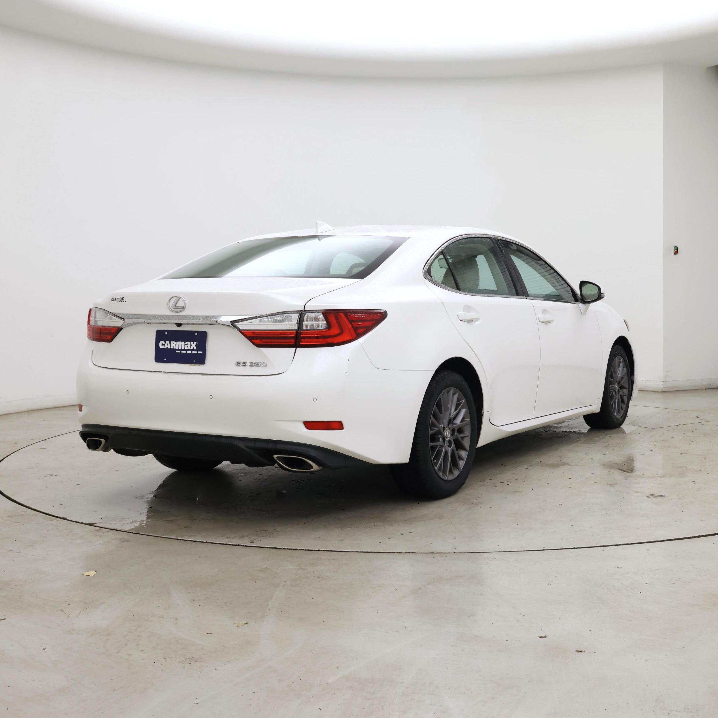 Thumbnail: 2018 Lexus ES - 8