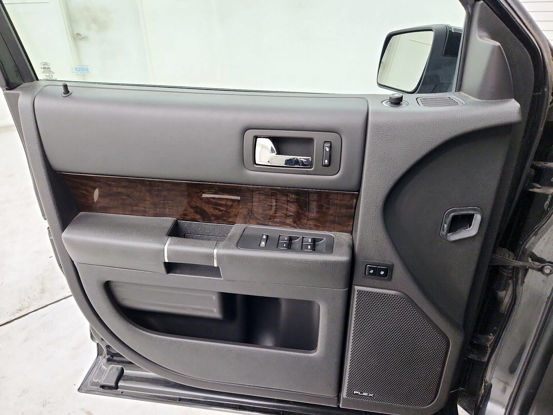 Thumbnail: 2015 Ford Flex - 12