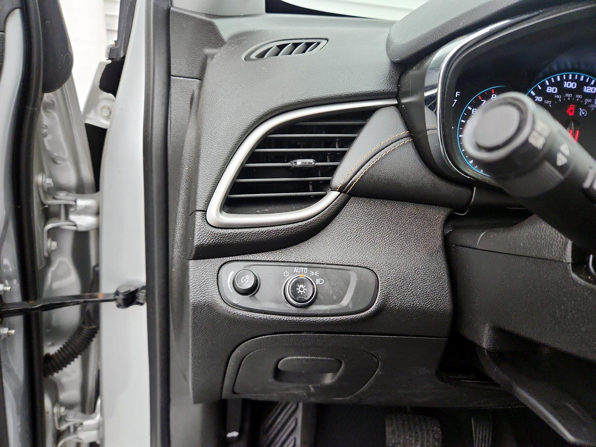 Thumbnail: 2019 Chevrolet Trax - 13
