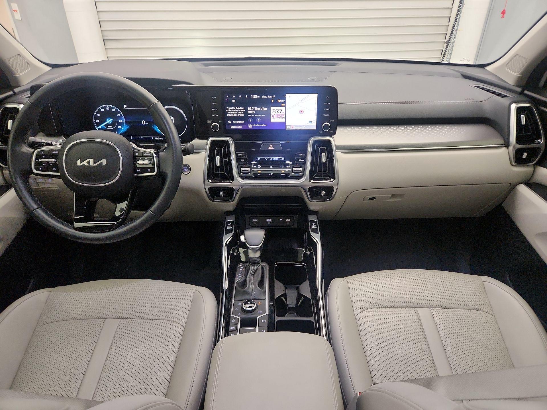 Thumbnail: 2023 Kia Sorento - 9