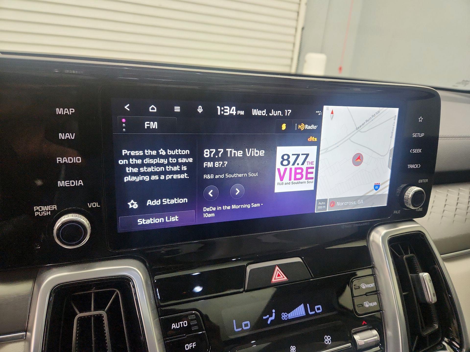 Thumbnail: 2023 Kia Sorento - 16