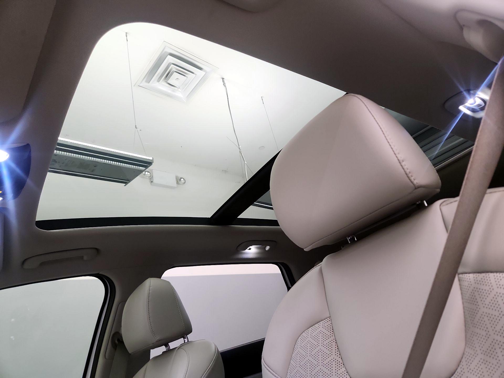 Thumbnail: 2023 Kia Sorento - 20
