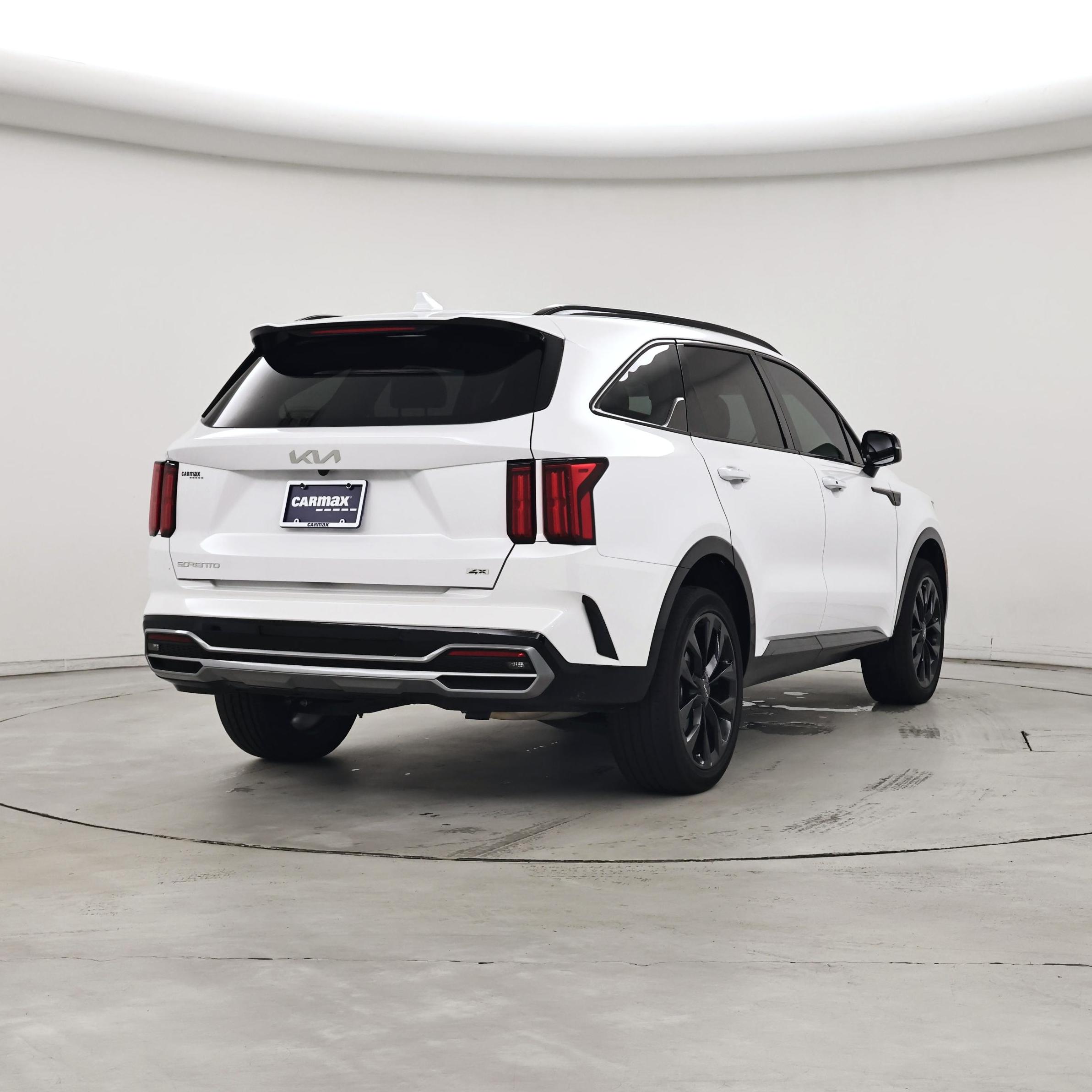 Thumbnail: 2023 Kia Sorento - 8