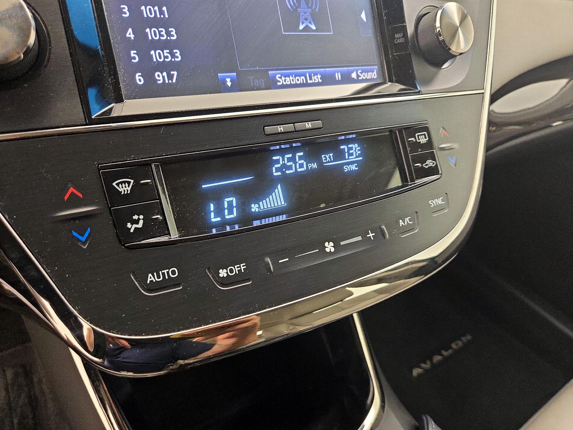 Thumbnail: 2015 Toyota Avalon - 16