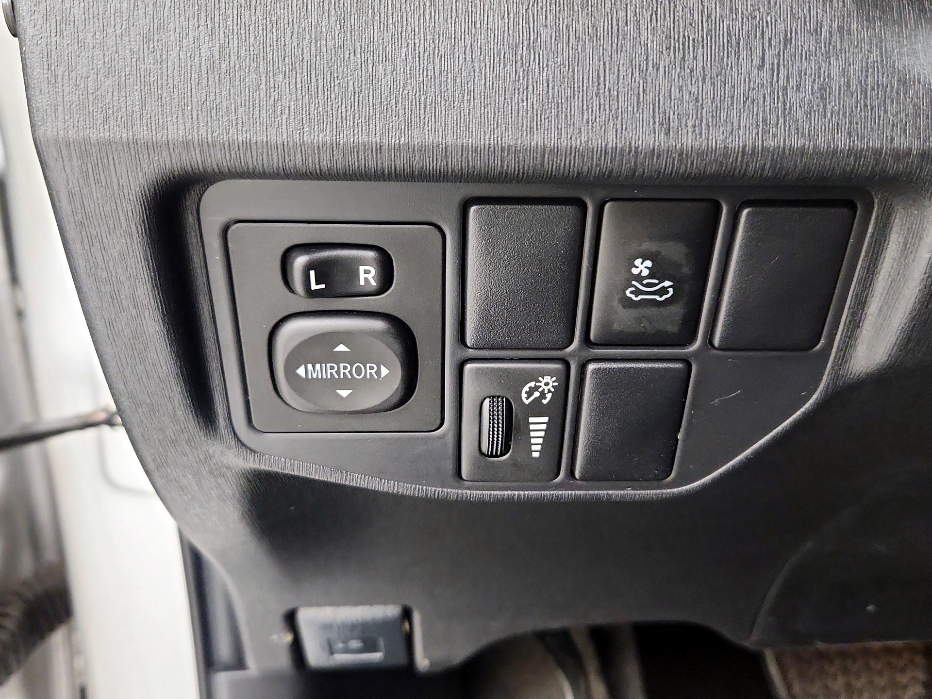 Thumbnail: 2015 Toyota Prius - 13
