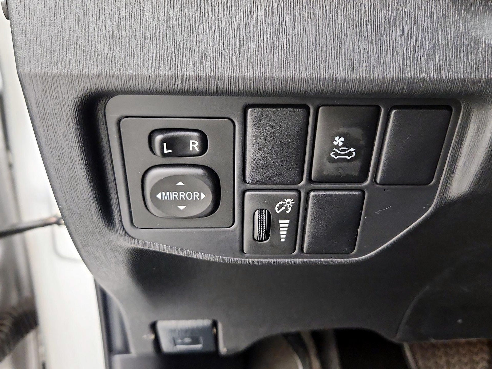 2015 Toyota Prius Three - Photo 14