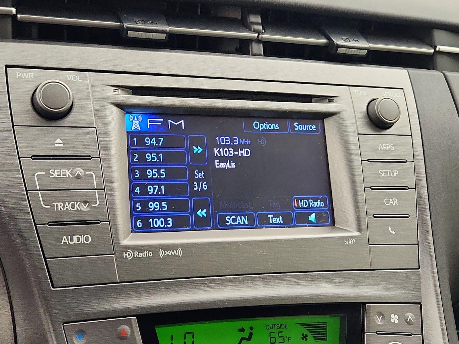 2015 Toyota Prius Three - Photo 16